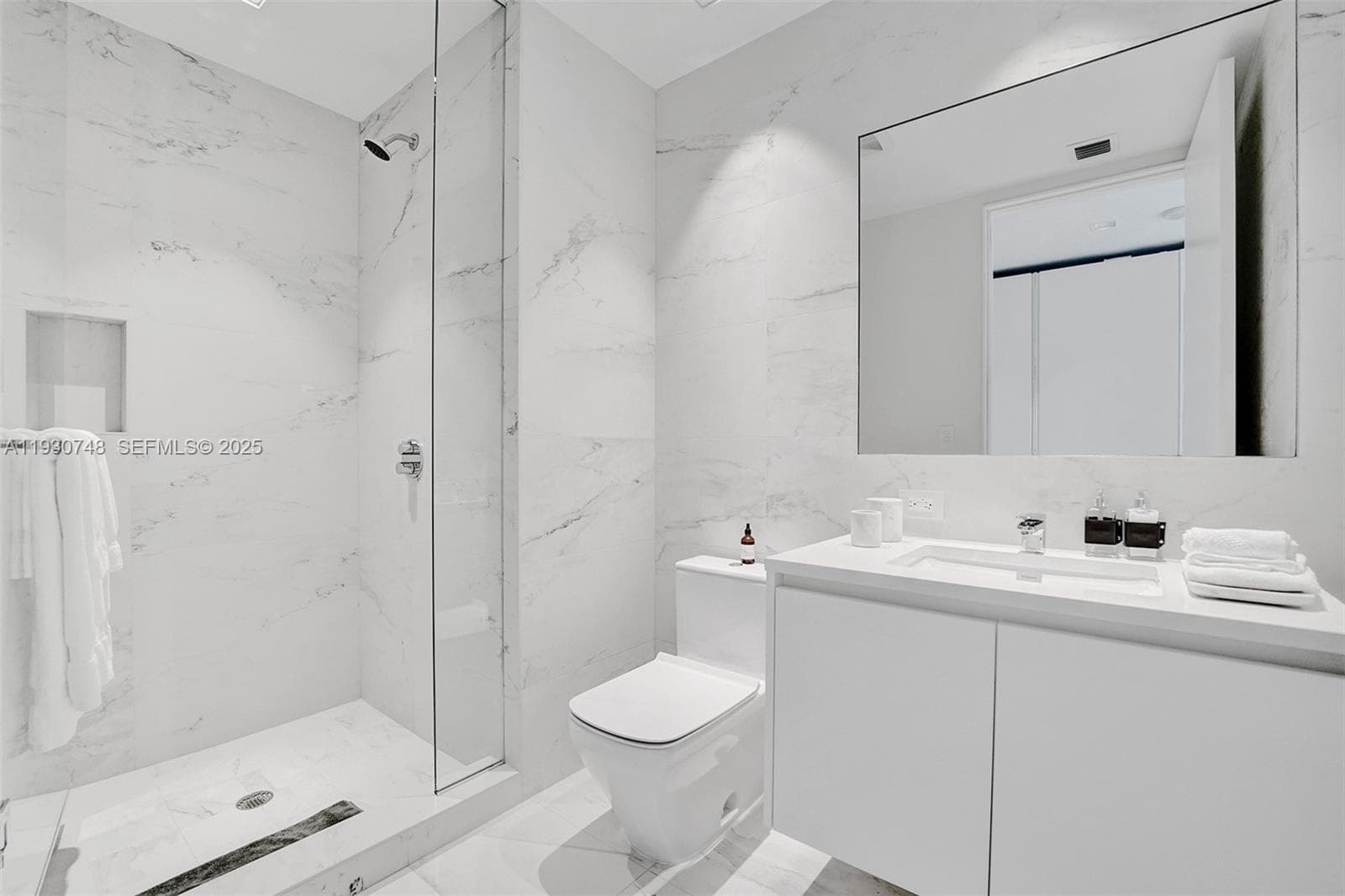 1000 Biscayne Blvd 3902 photo 16