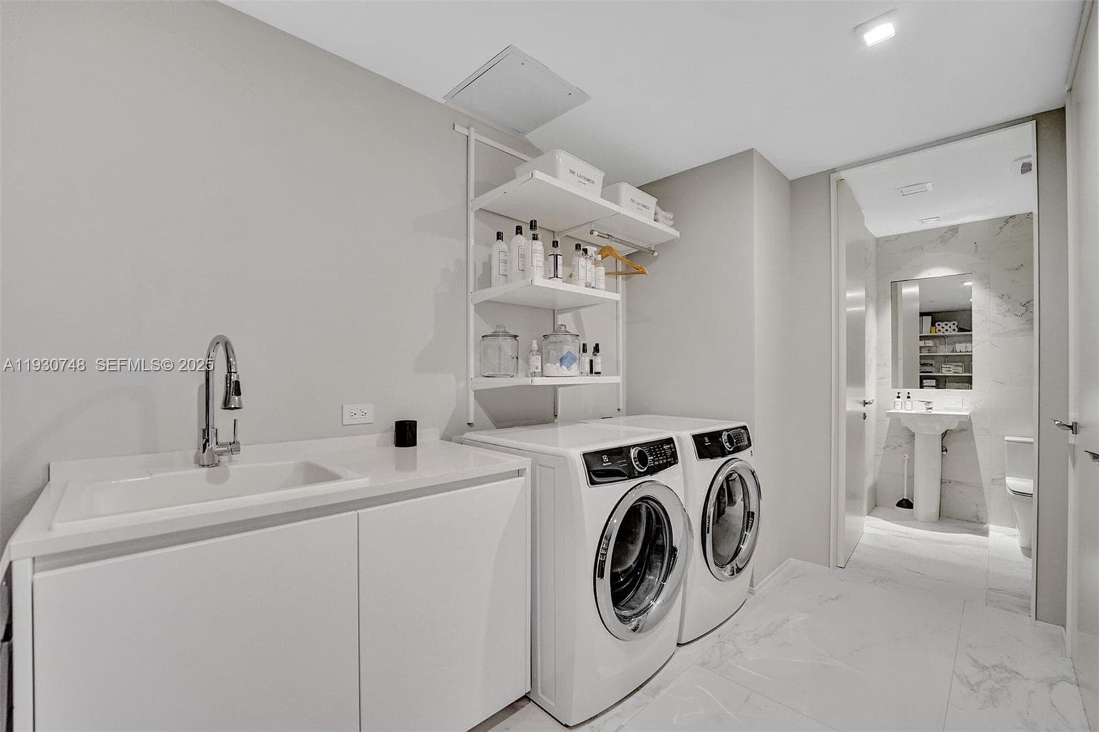 1000 Biscayne Blvd 3902 photo 22