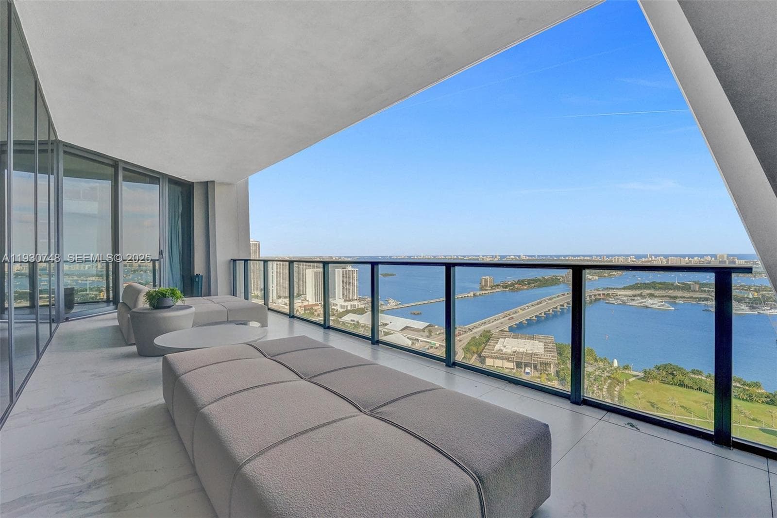 1000 Biscayne Blvd 3902 photo 3