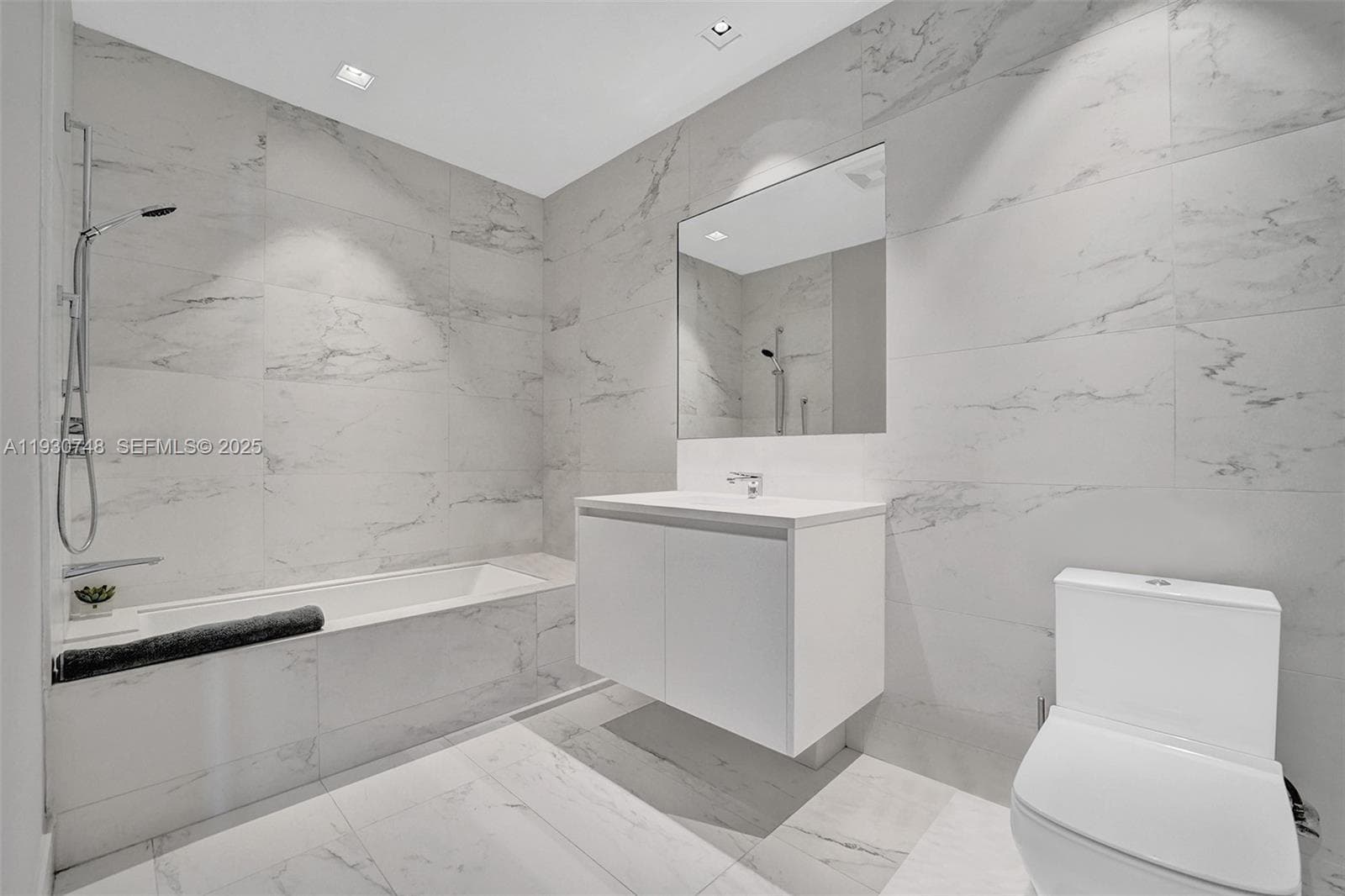 1000 Biscayne Blvd 3902 photo 20