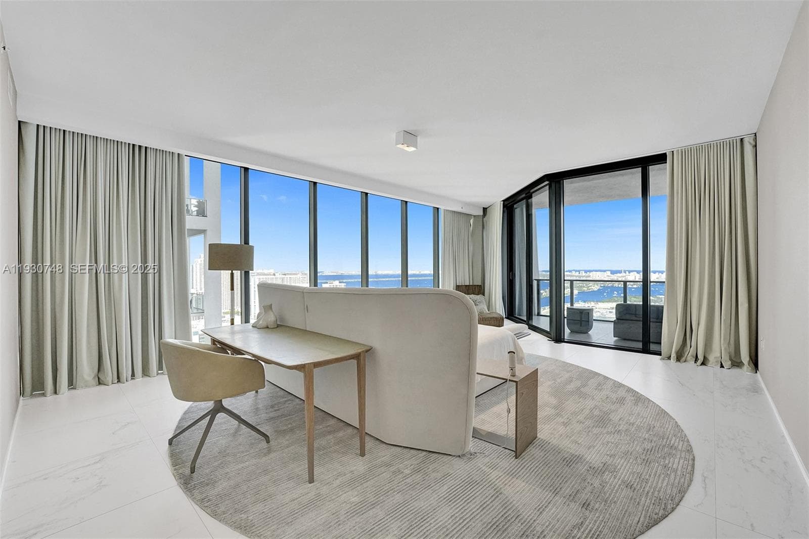 1000 Biscayne Blvd 3902 photo 10