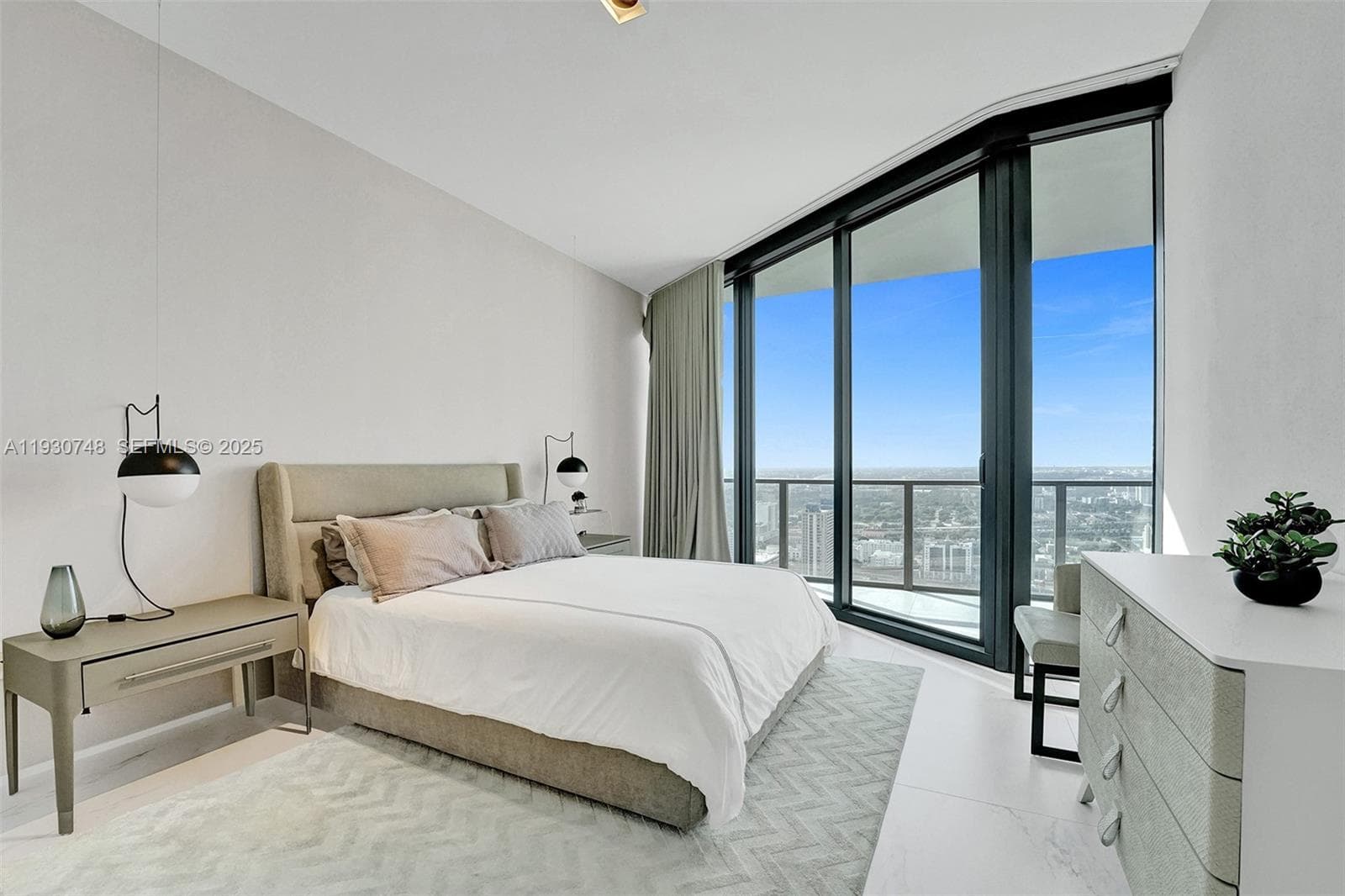 1000 Biscayne Blvd 3902 photo 15