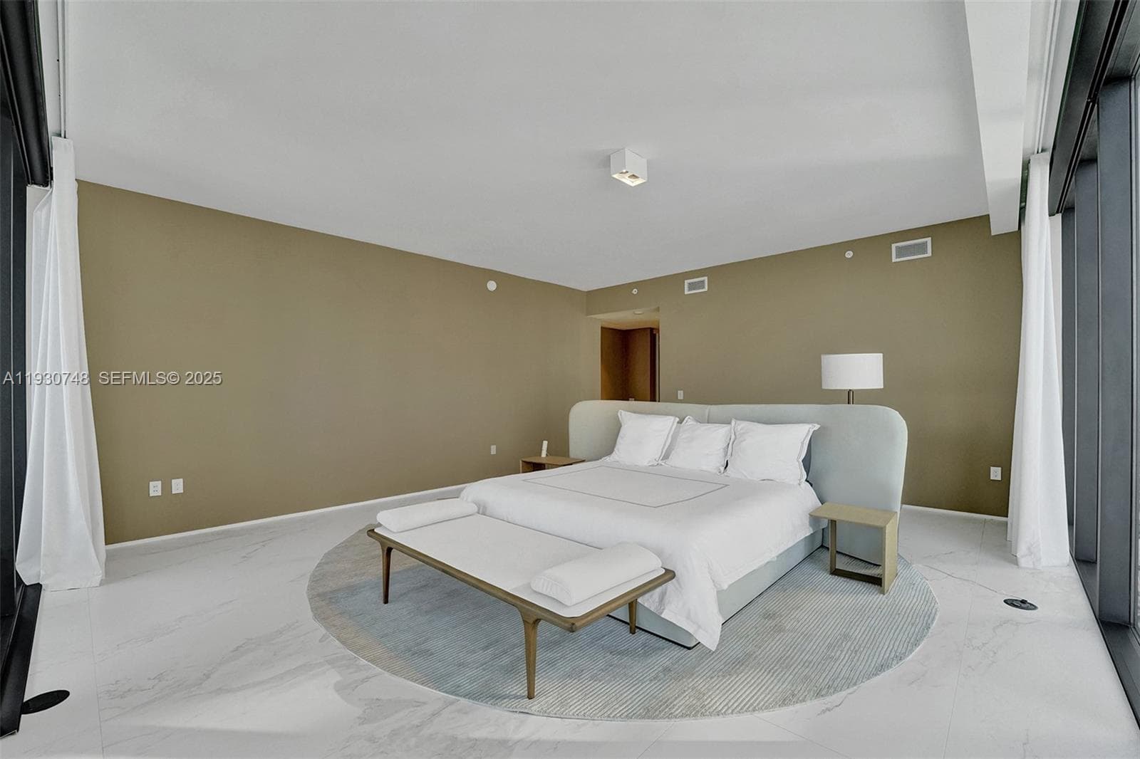 1000 Biscayne Blvd 3902 photo 11