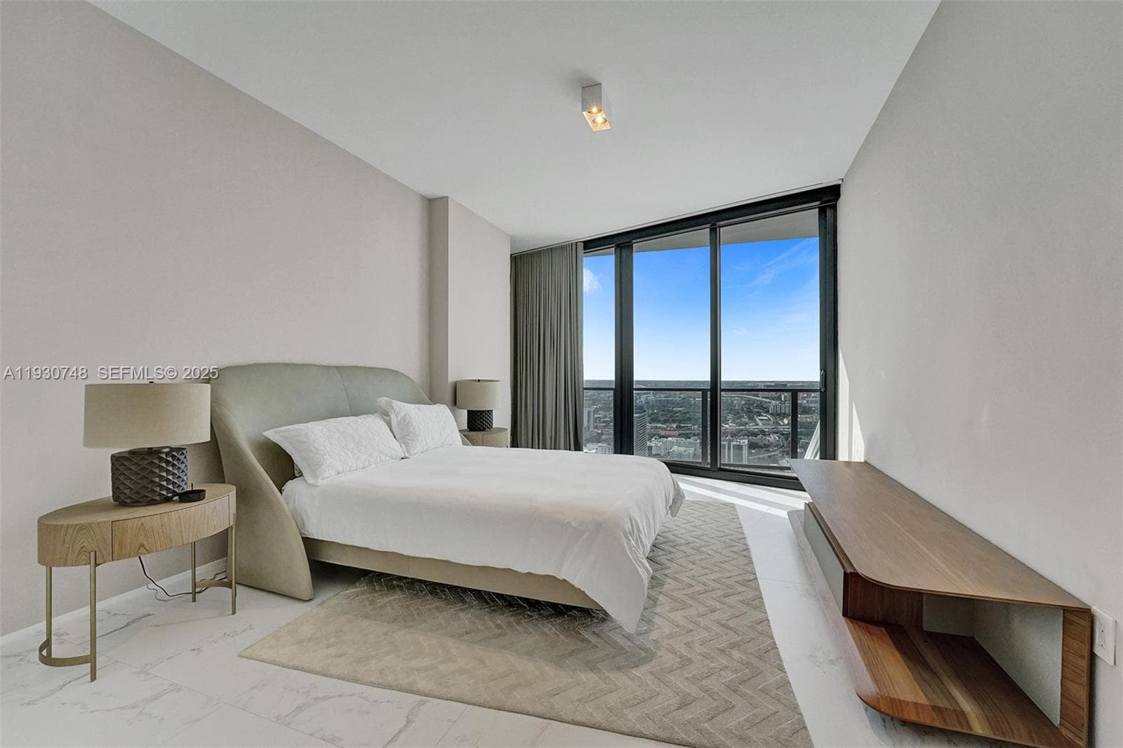 1000 Biscayne Blvd 3902 photo 19