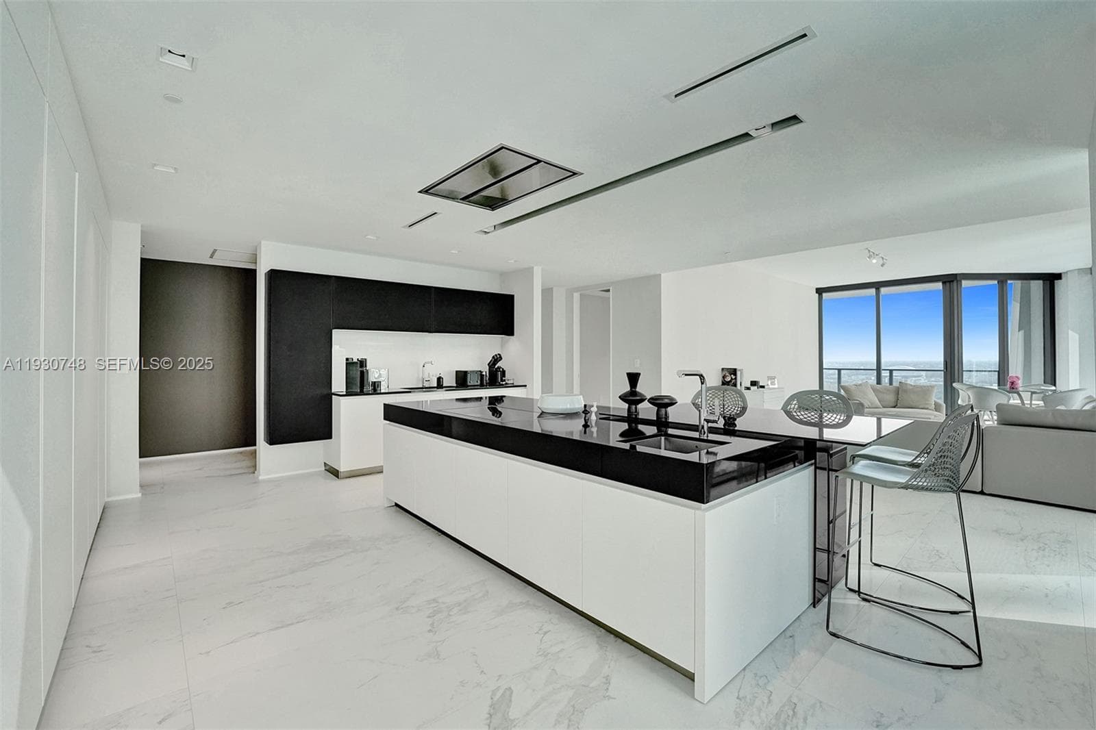 1000 Biscayne Blvd 3902 photo 8
