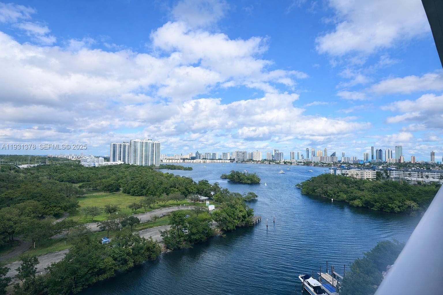 16385 Biscayne Blvd 1102 photo 1