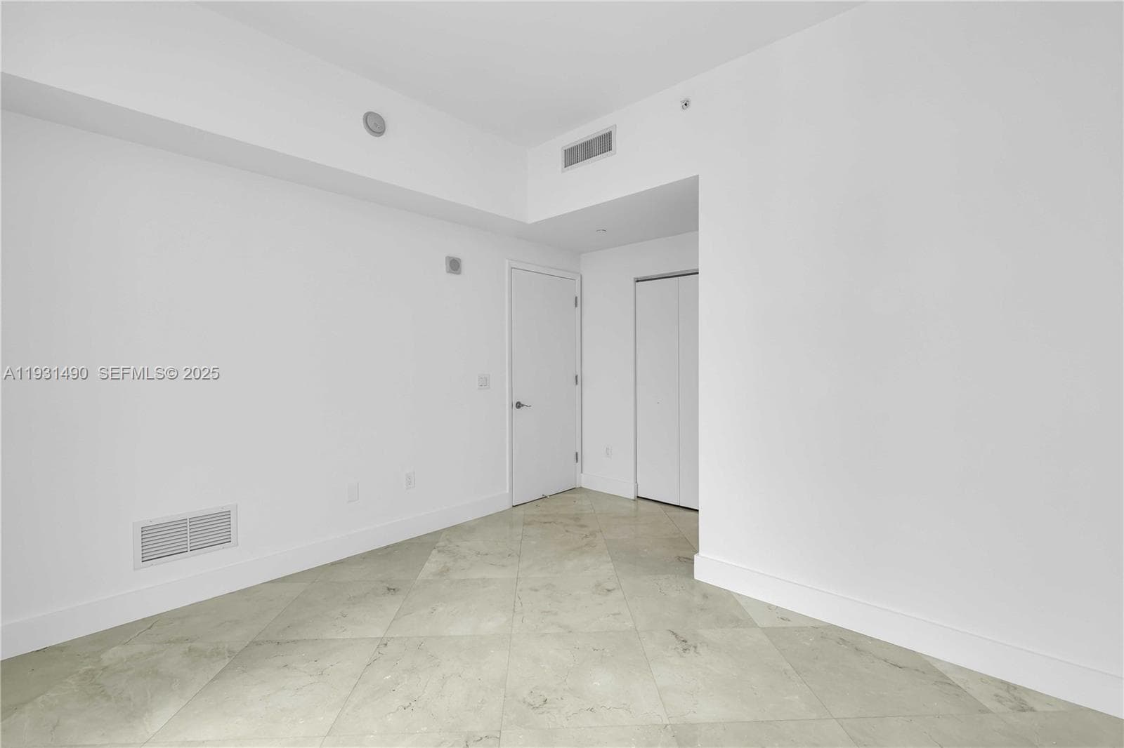 3131 NE 188th St 2-1005 photo 23
