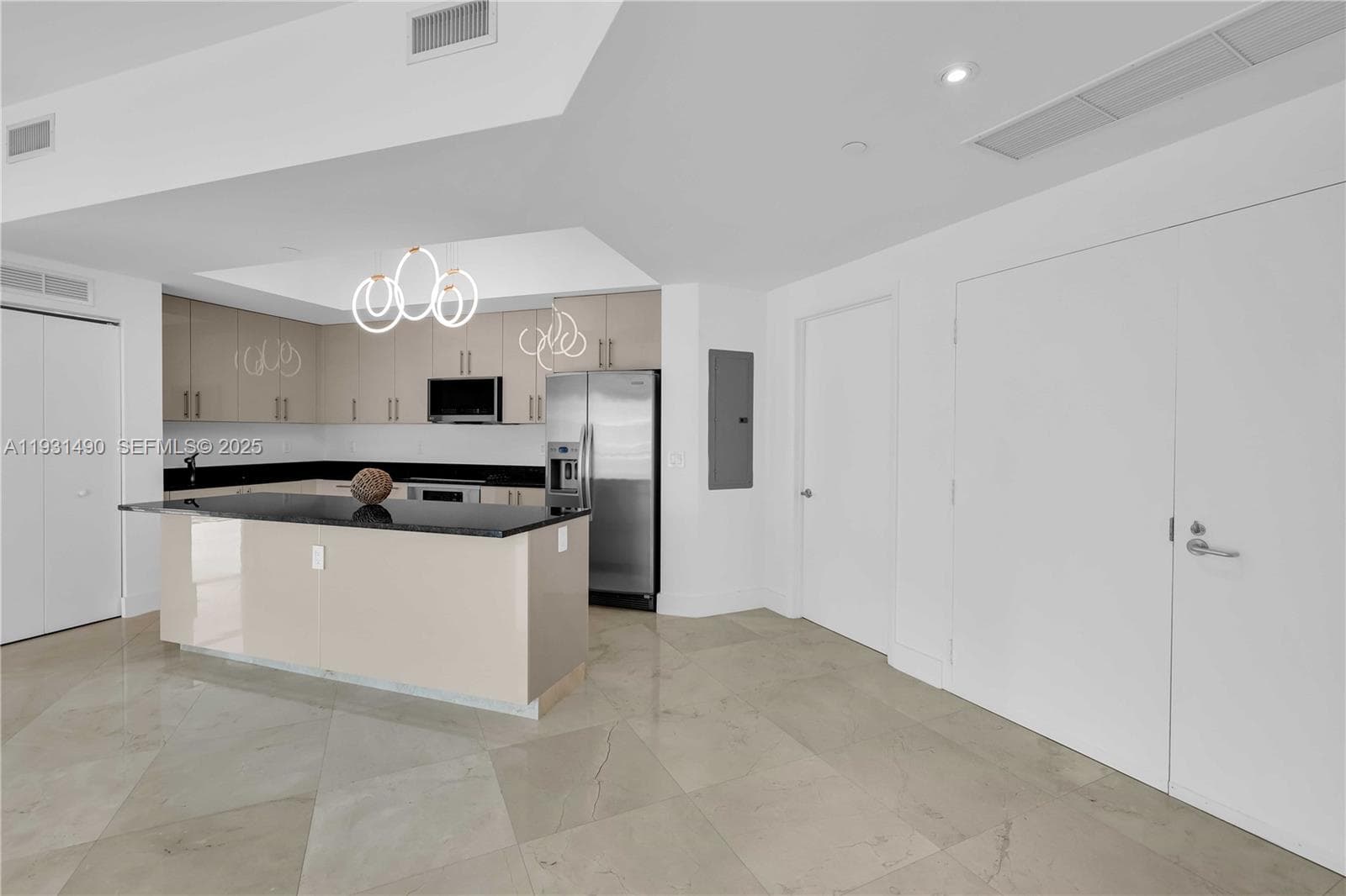 3131 NE 188th St 2-1005 photo 5
