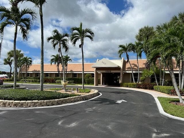 221 Lake Meryl Drive photo 19