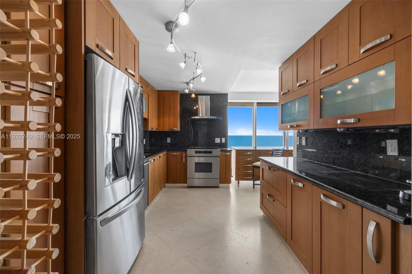 881 Ocean Dr 20A photo 13