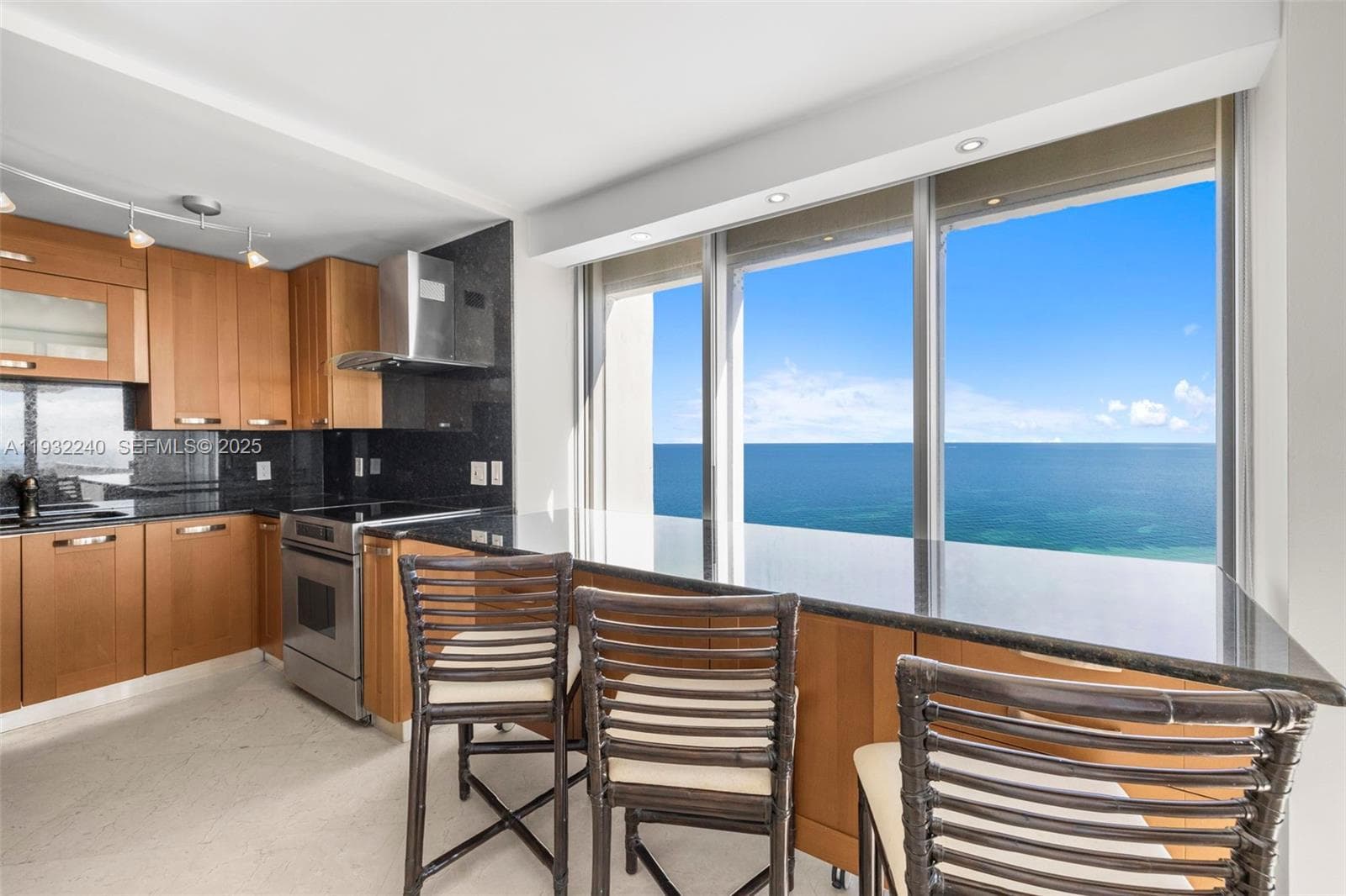 881 Ocean Dr 20A photo 10