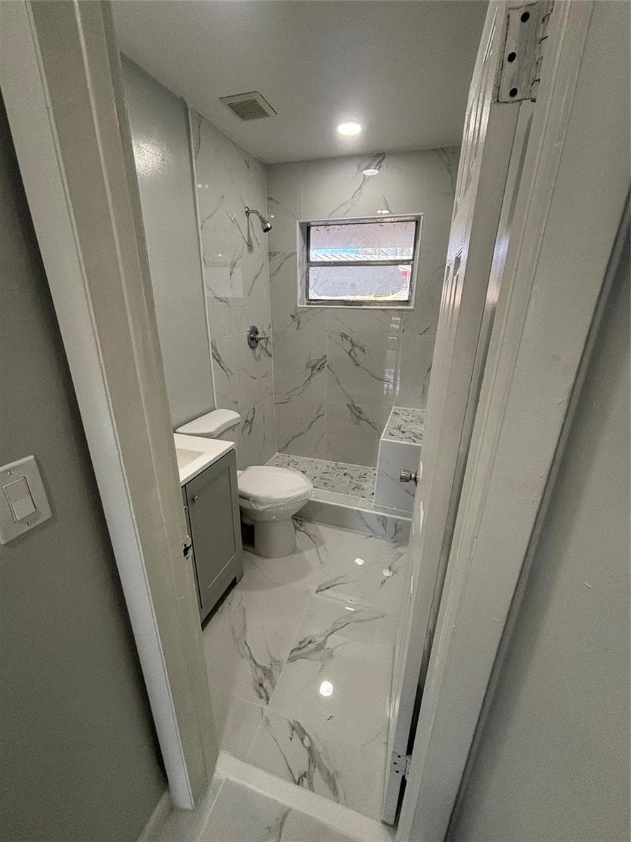 268 NE 41st Street photo 10
