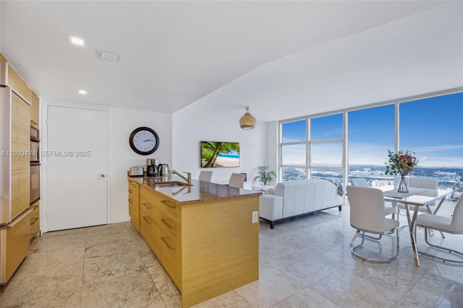 1830 S Ocean Dr 4707 photo 3