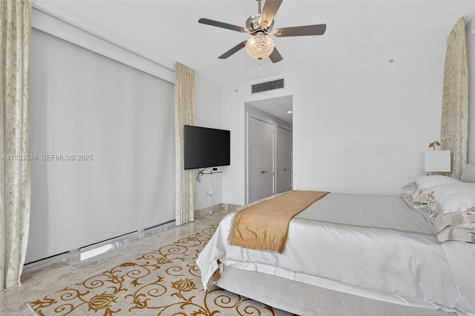 4100 Island Blvd 1403 photo 23