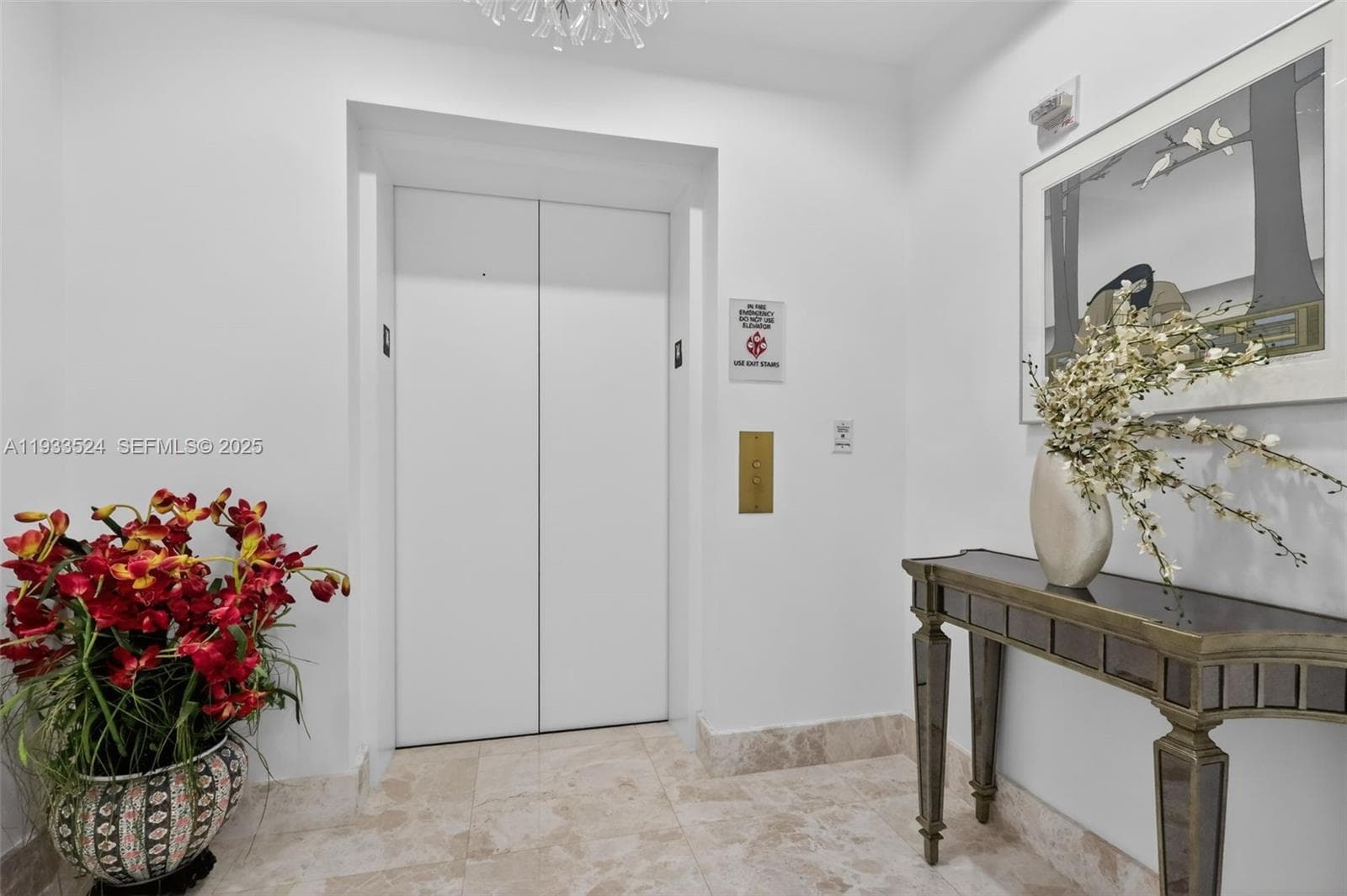 4100 Island Blvd 1403 photo 2