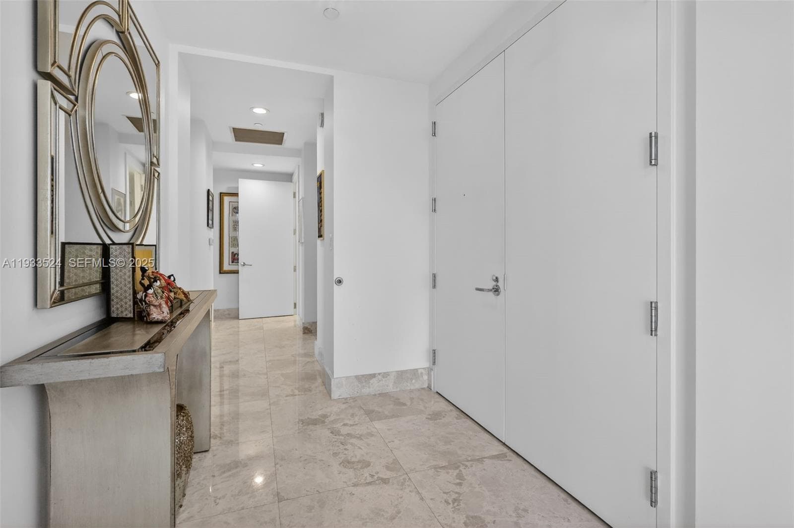 4100 Island Blvd 1403 photo 3
