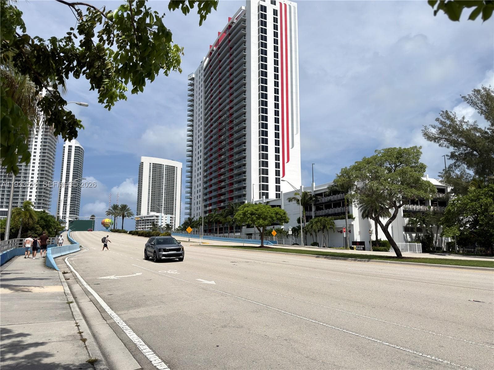 2602 E Hallandale Beach Blvd R1910 photo 4