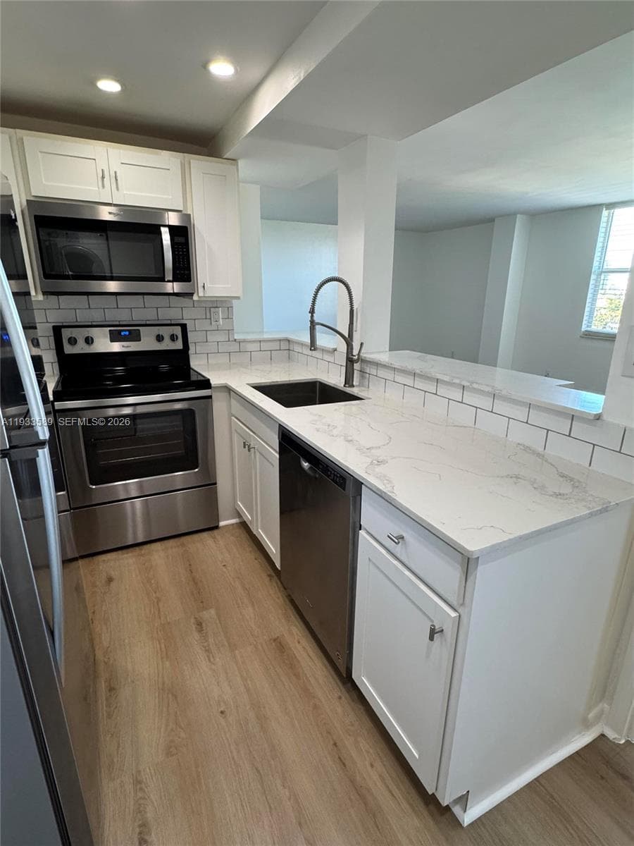 1600 SE 15th St 607 photo 2