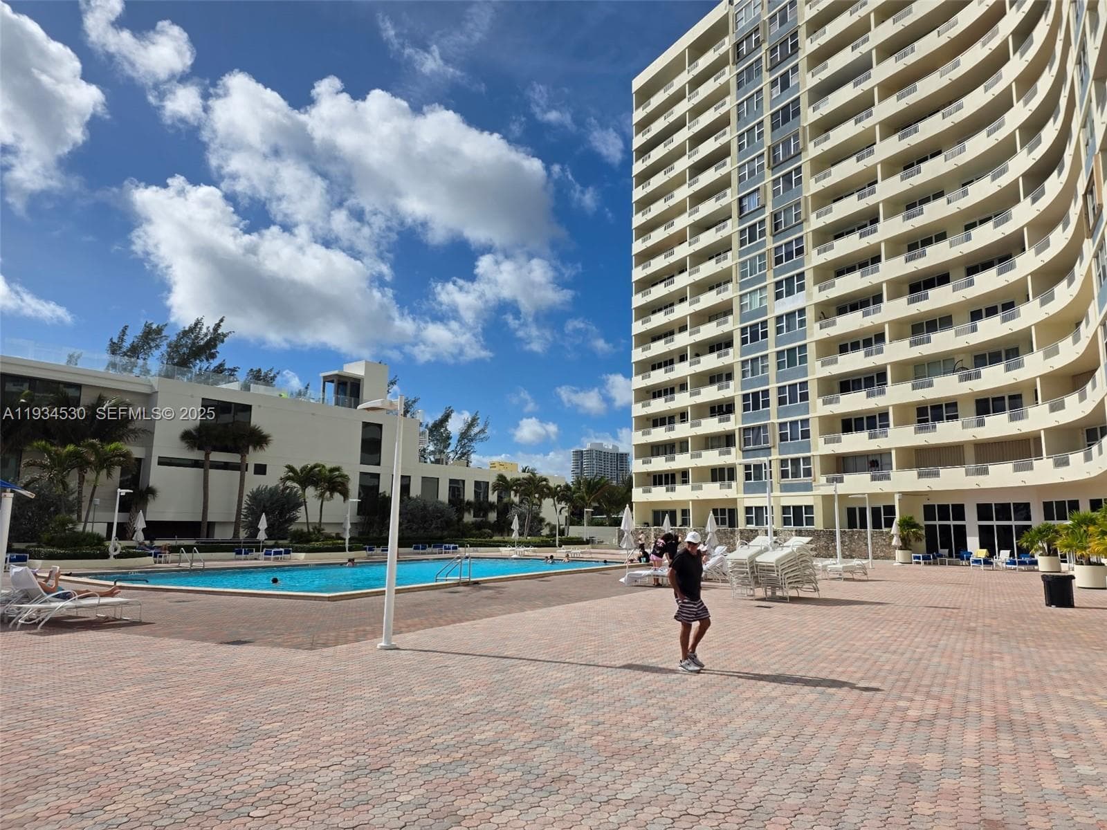 3180 S Ocean Dr 1617 photo 8