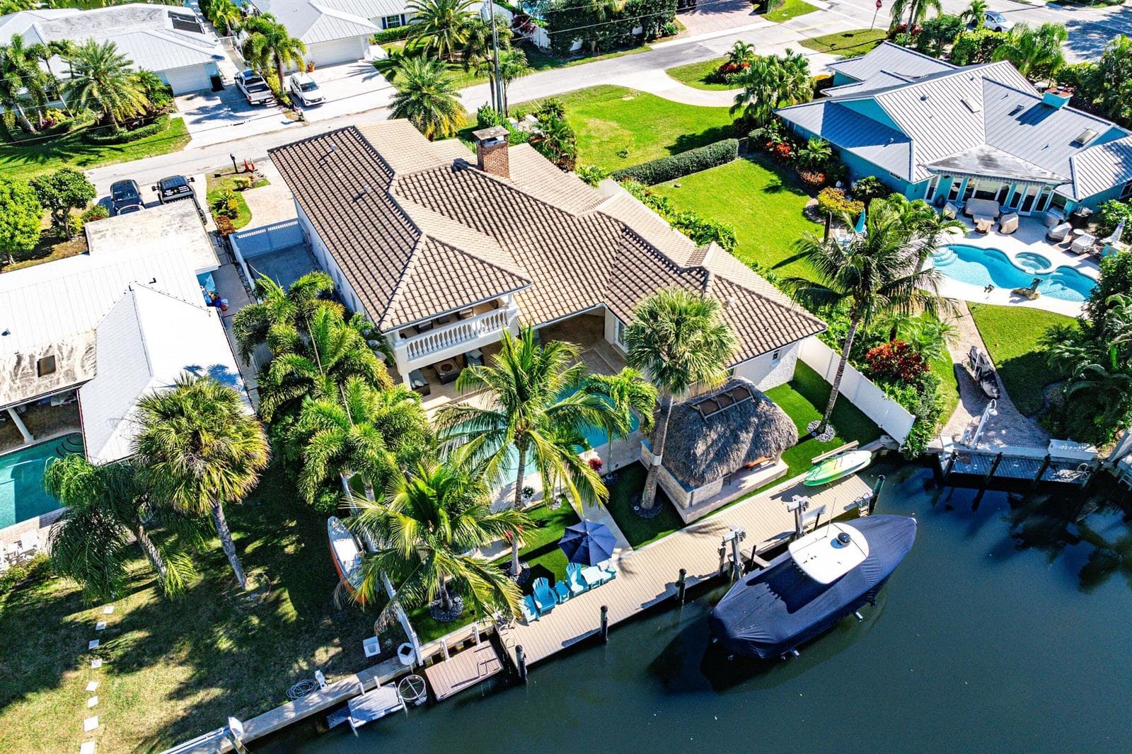 906 Dolphin Drive photo 1