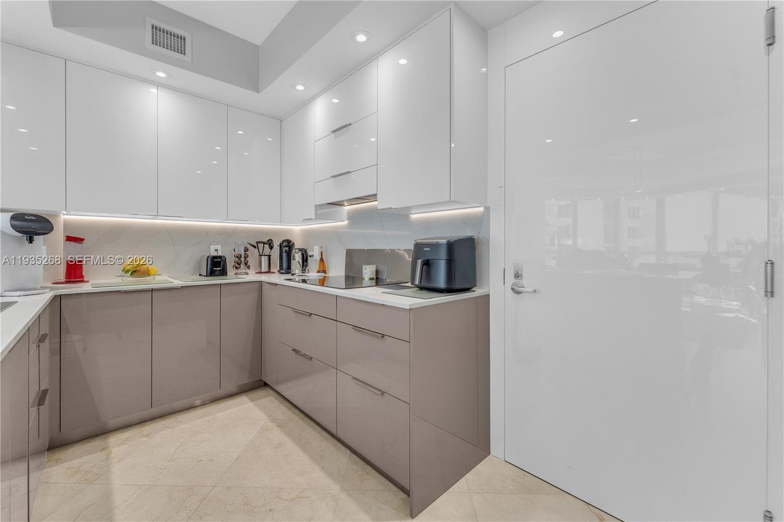 3101 S Ocean Dr 606 photo 13