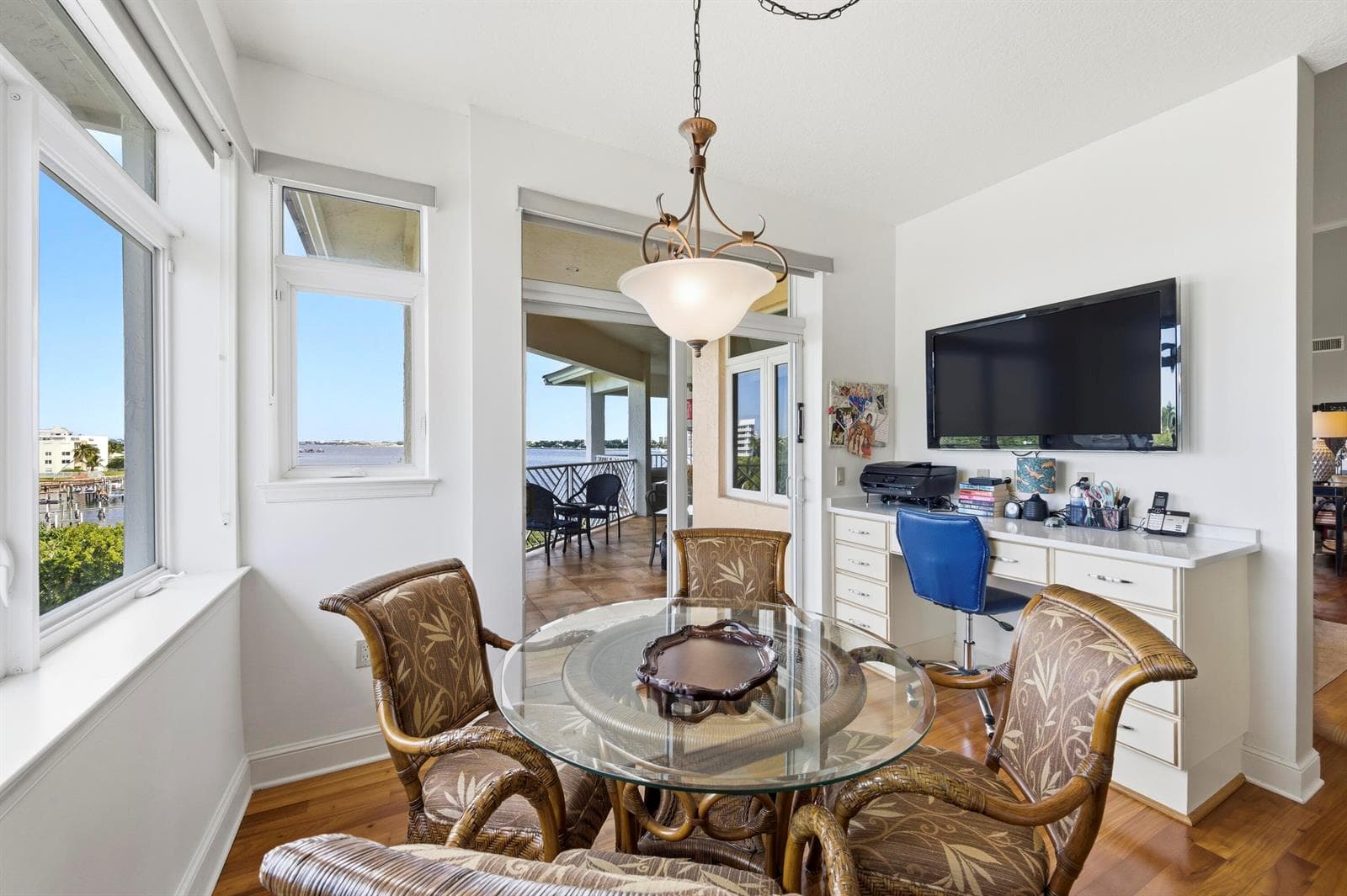 309 E Ocean Avenue 306 photo 4