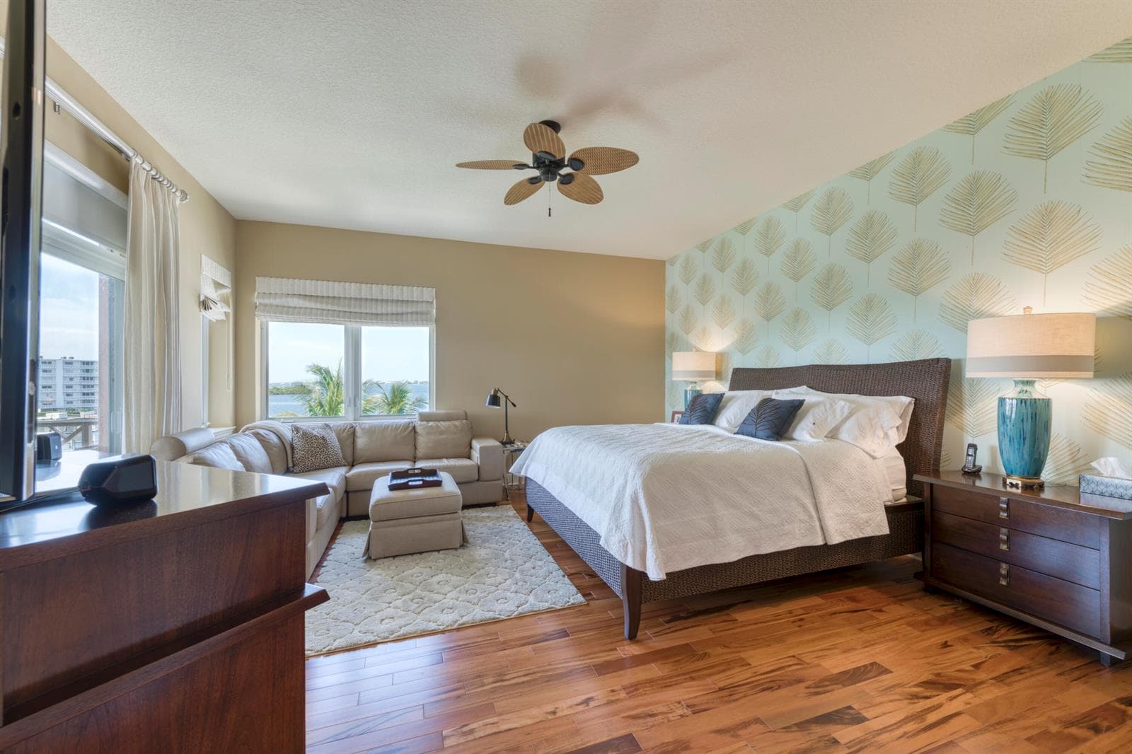 309 E Ocean Avenue 306 photo 8