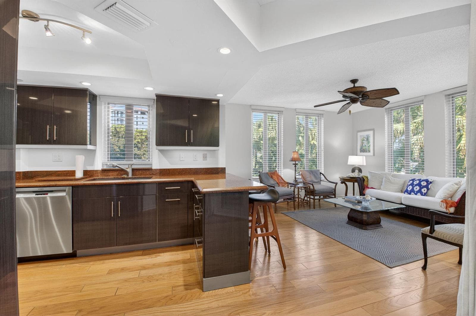 100 SE 5th Avenue 308 photo 23