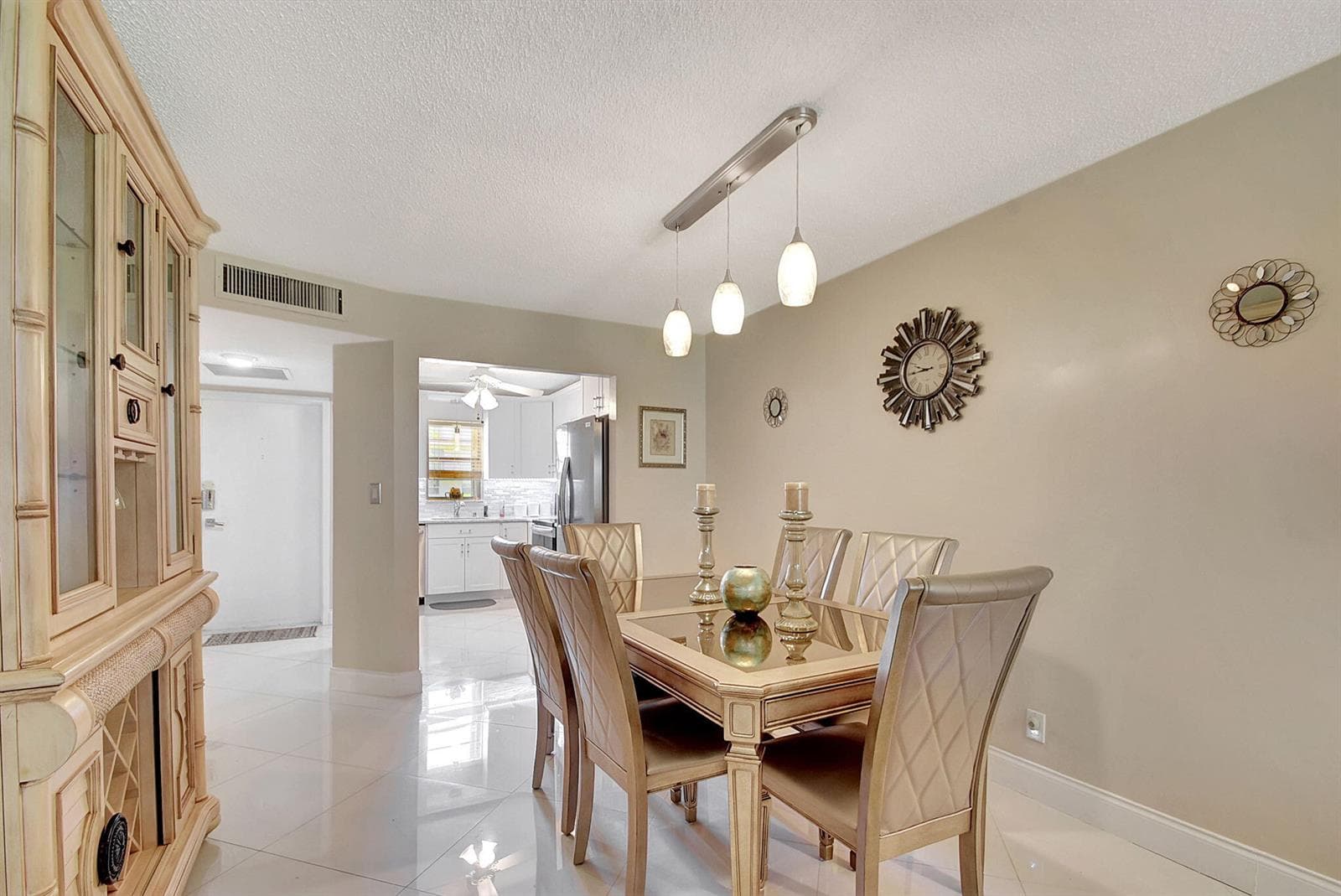 740 E Ocean Avenue 105 photo 3