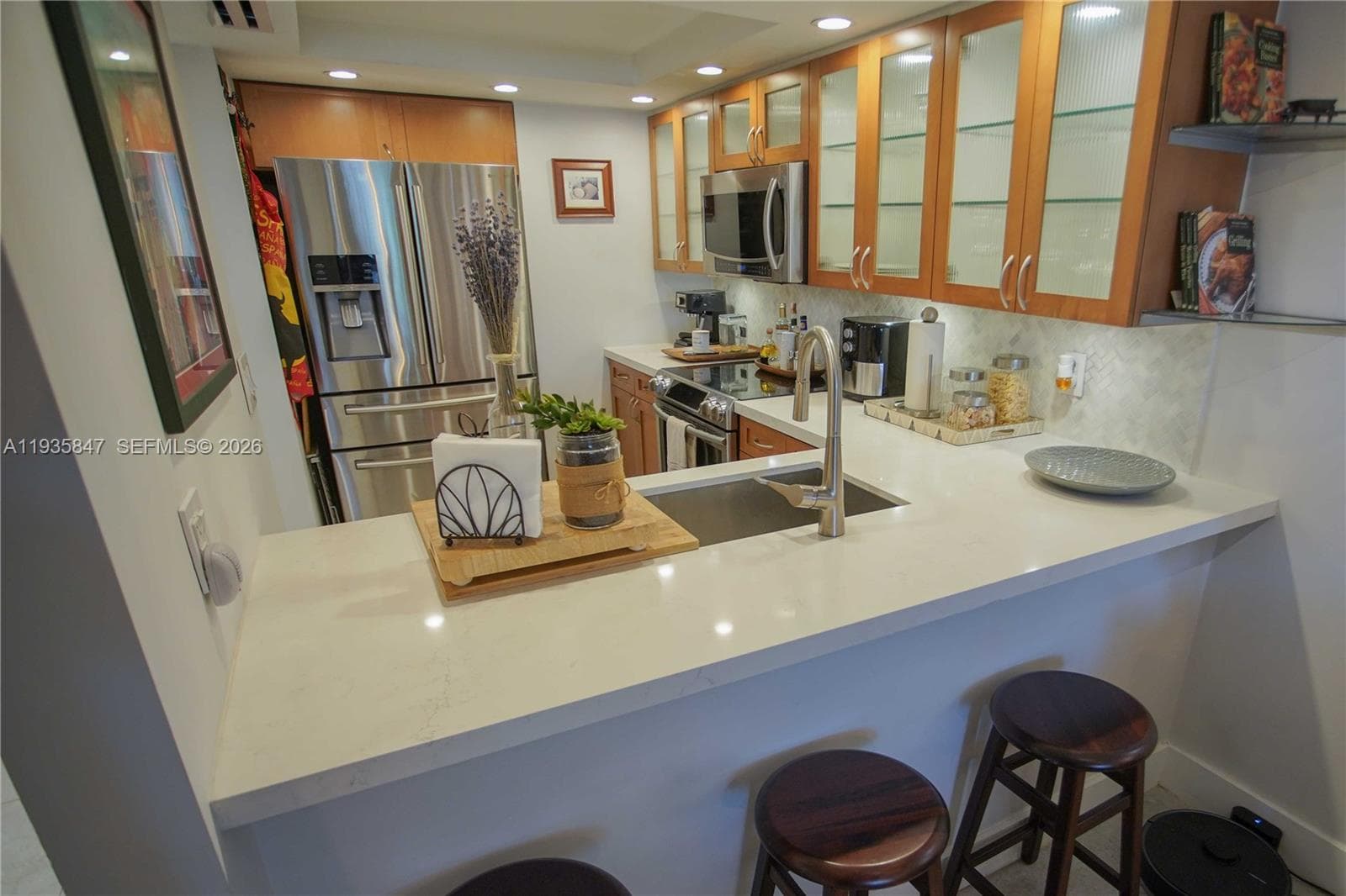 5880 Collins Ave 302 photo 9