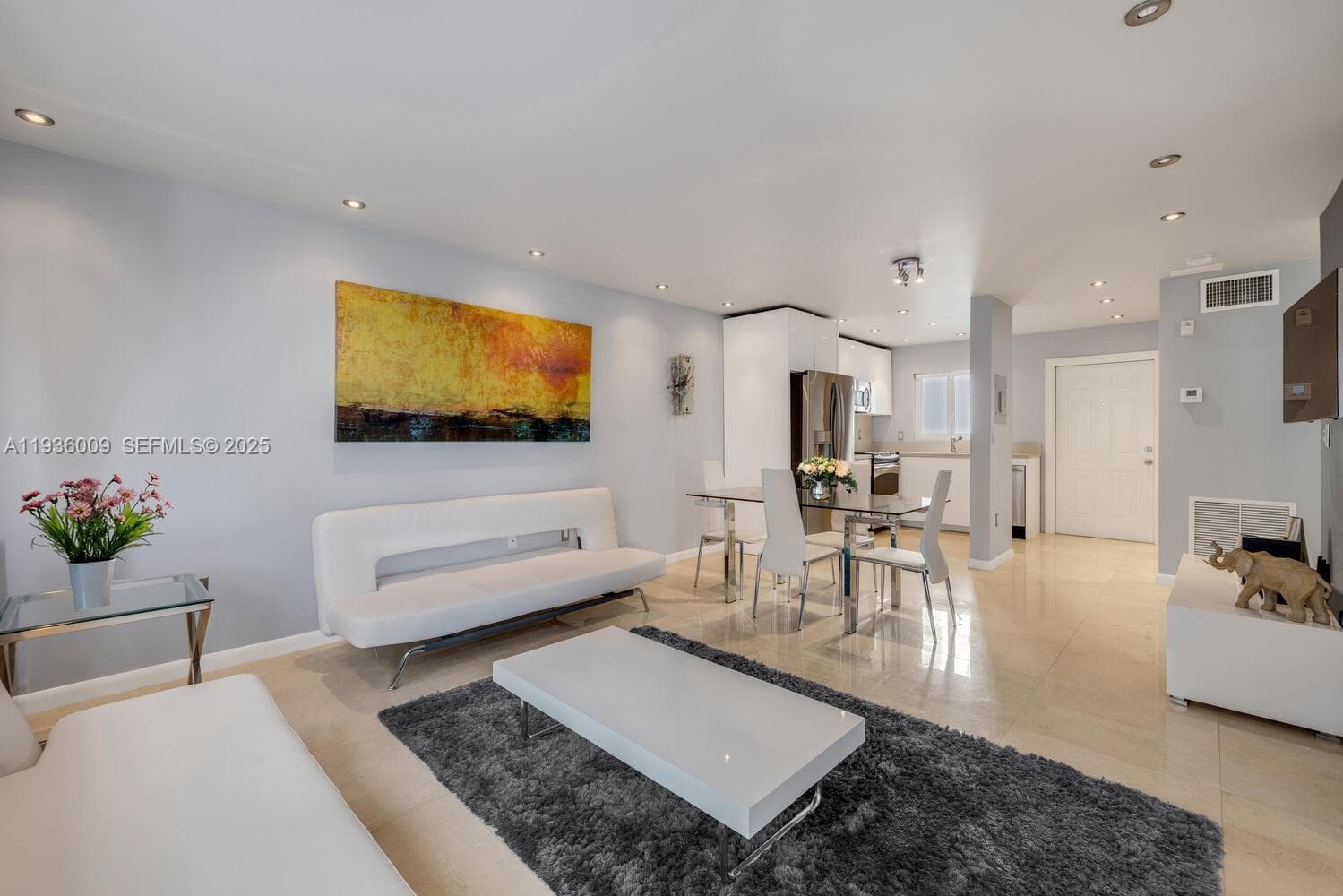 325 Ocean Dr 409 photo 5