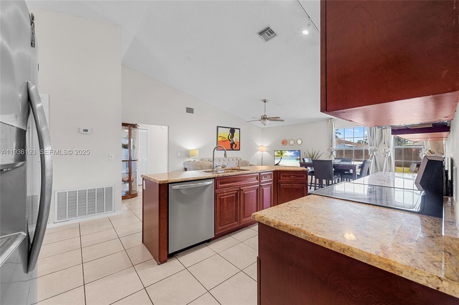 791 SW Hillsboro Cir photo 7