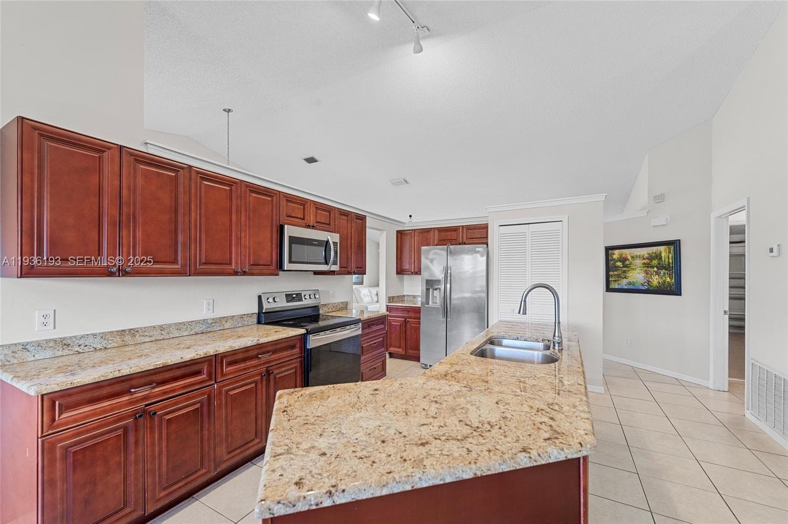 791 SW Hillsboro Cir photo 10
