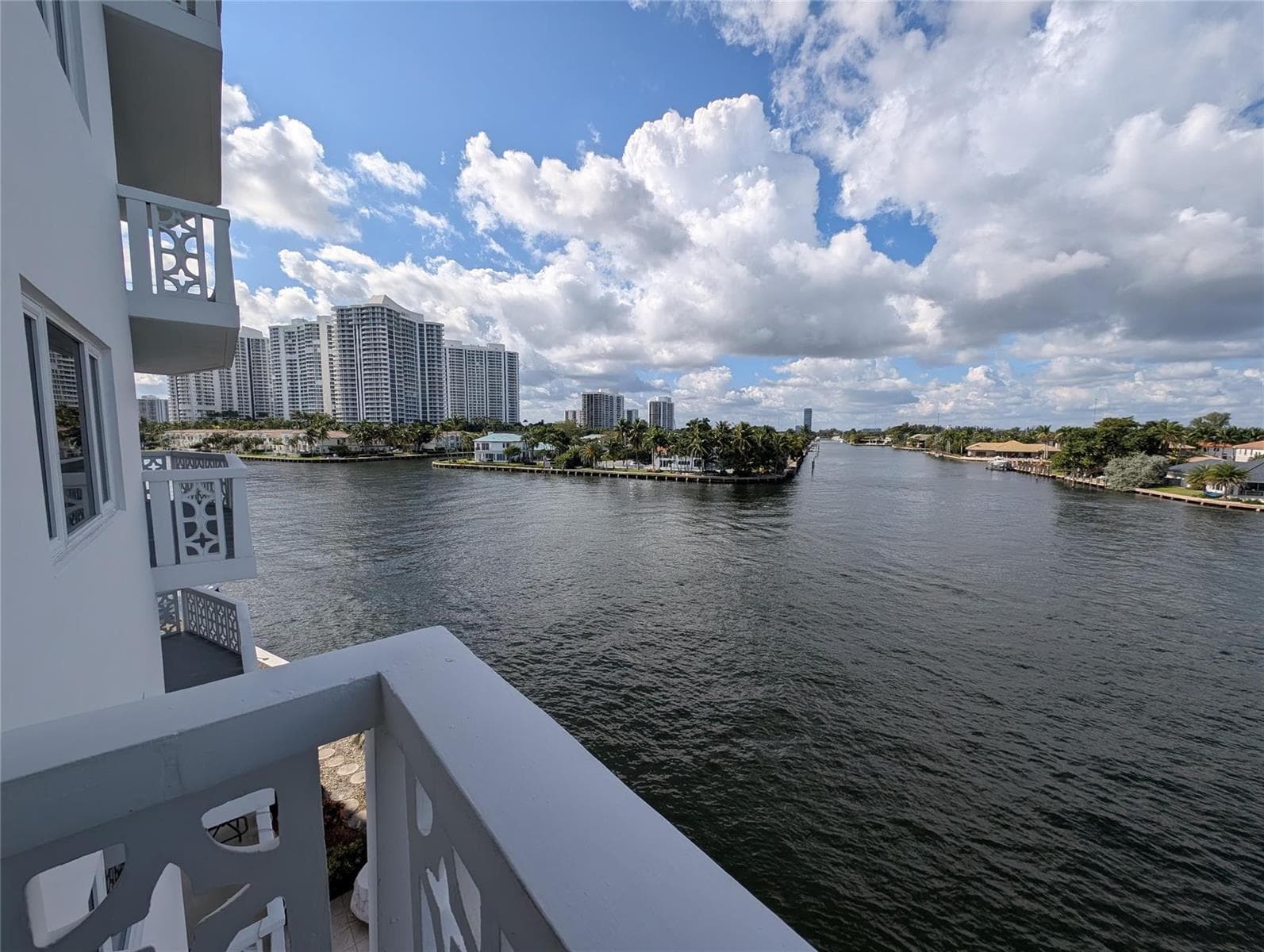 3209 S Ocean Drive 4E photo 21