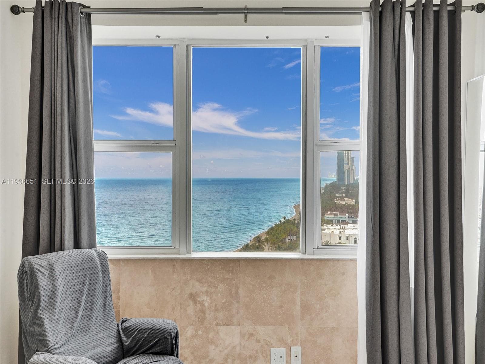 3180 S Ocean Dr 1709 photo 4