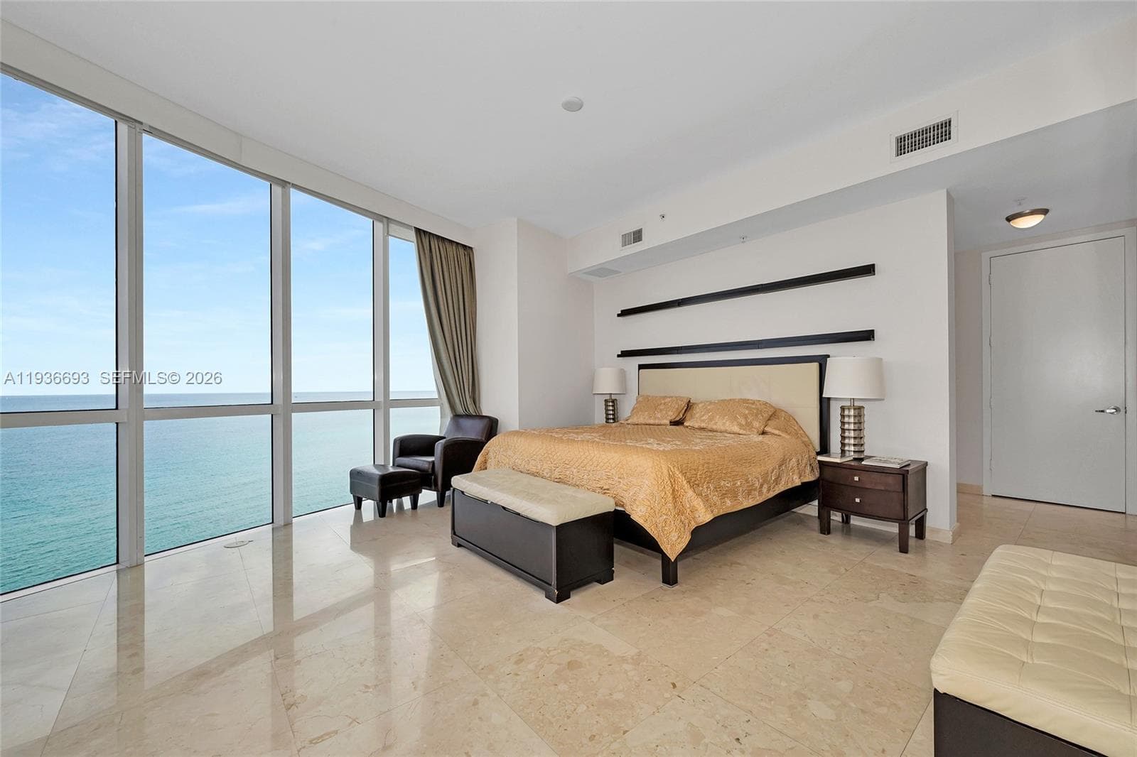 18101 Collins Ave 1609 photo 4