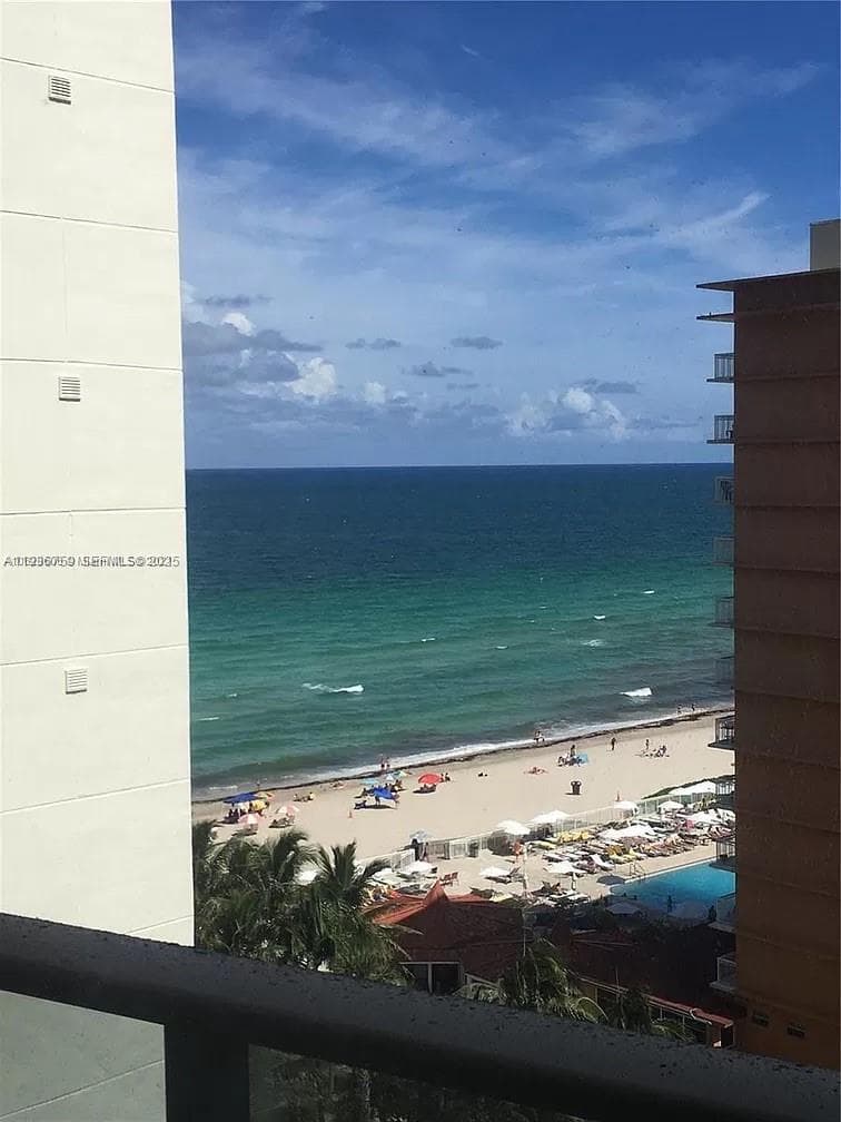 19333 Collins Ave 1109 photo 22