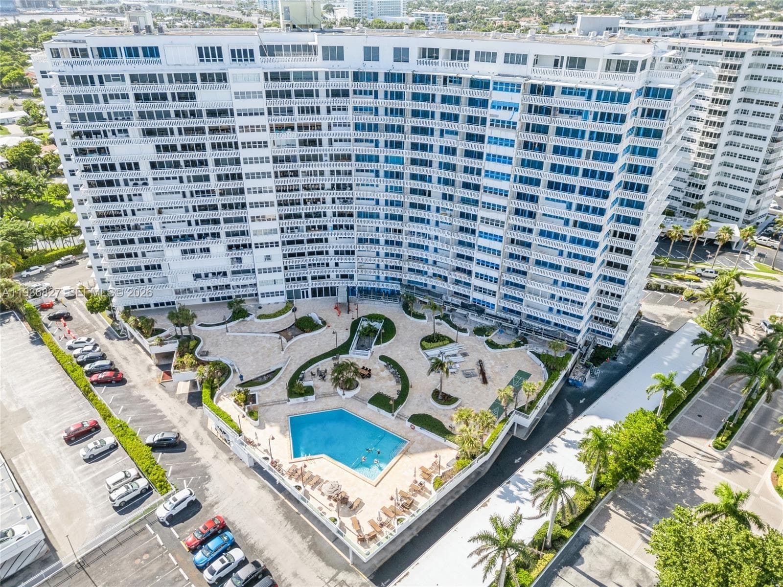 2000 S Ocean Dr 309 photo 9