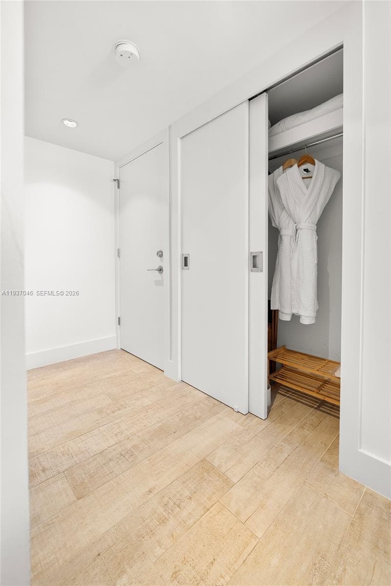 102 24th St 1207 photo 19