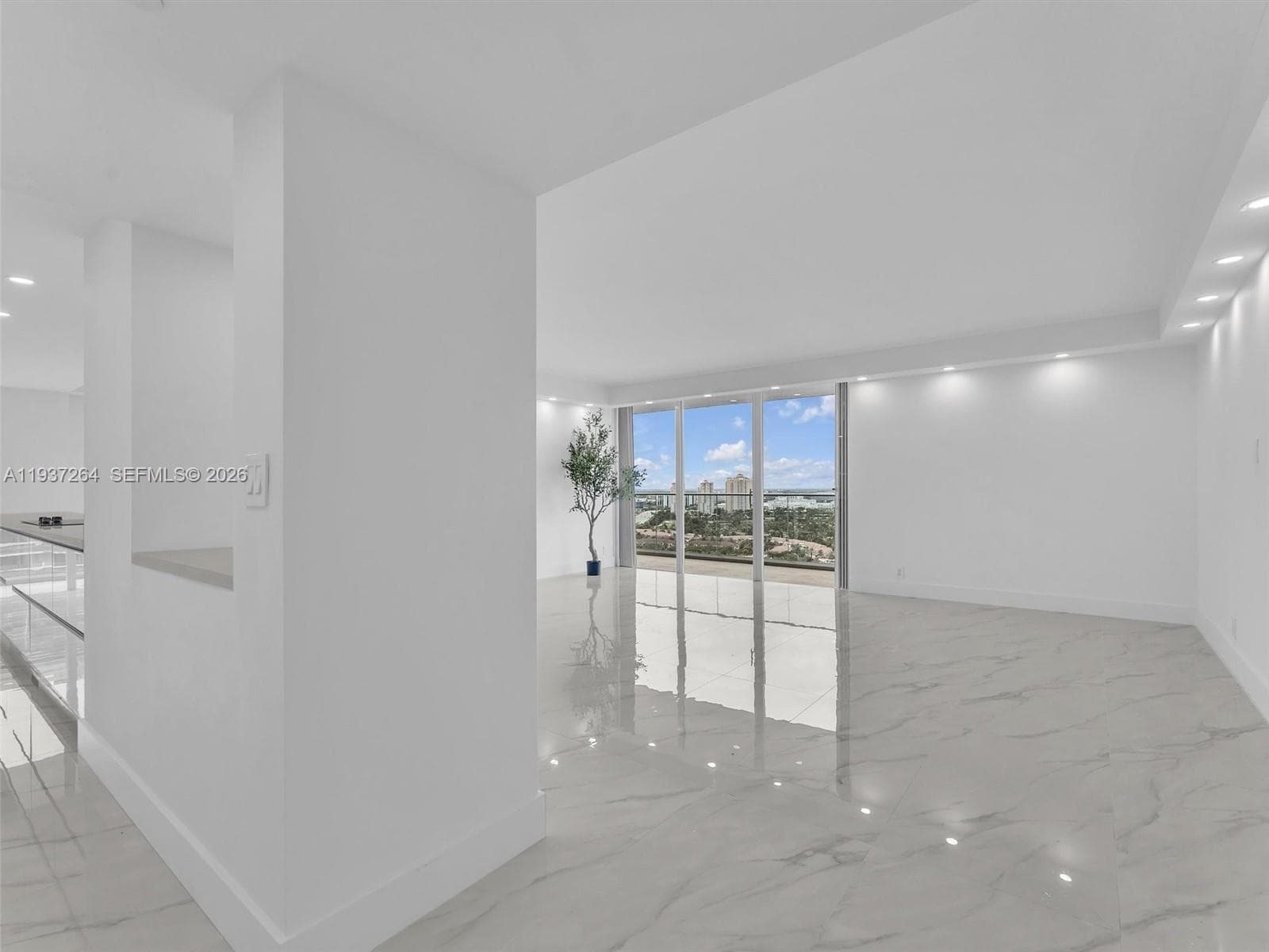 19707 Turnberry way 25D photo 5