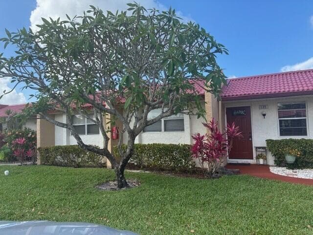 135 Lake Anne Drive photo 1