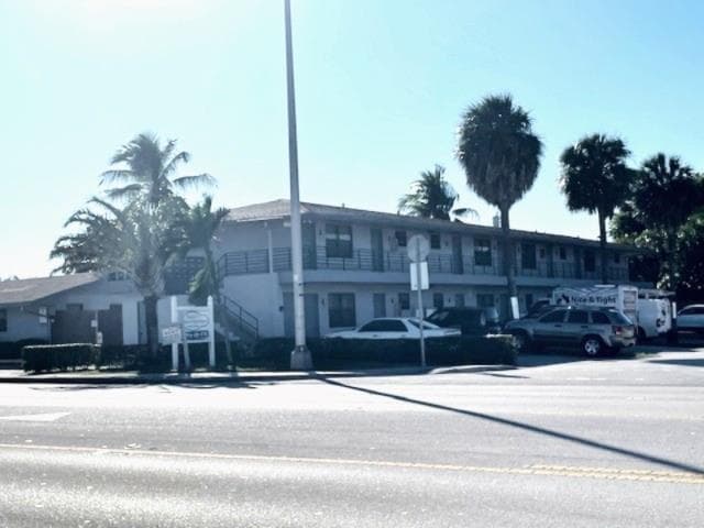 1711 S Cypress Road photo 1