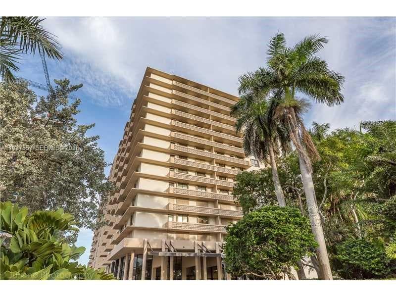 10185 Collins Ave PH02 photo 15