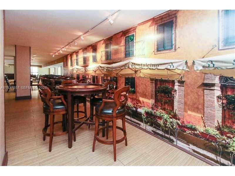10185 Collins Ave PH02 photo 21