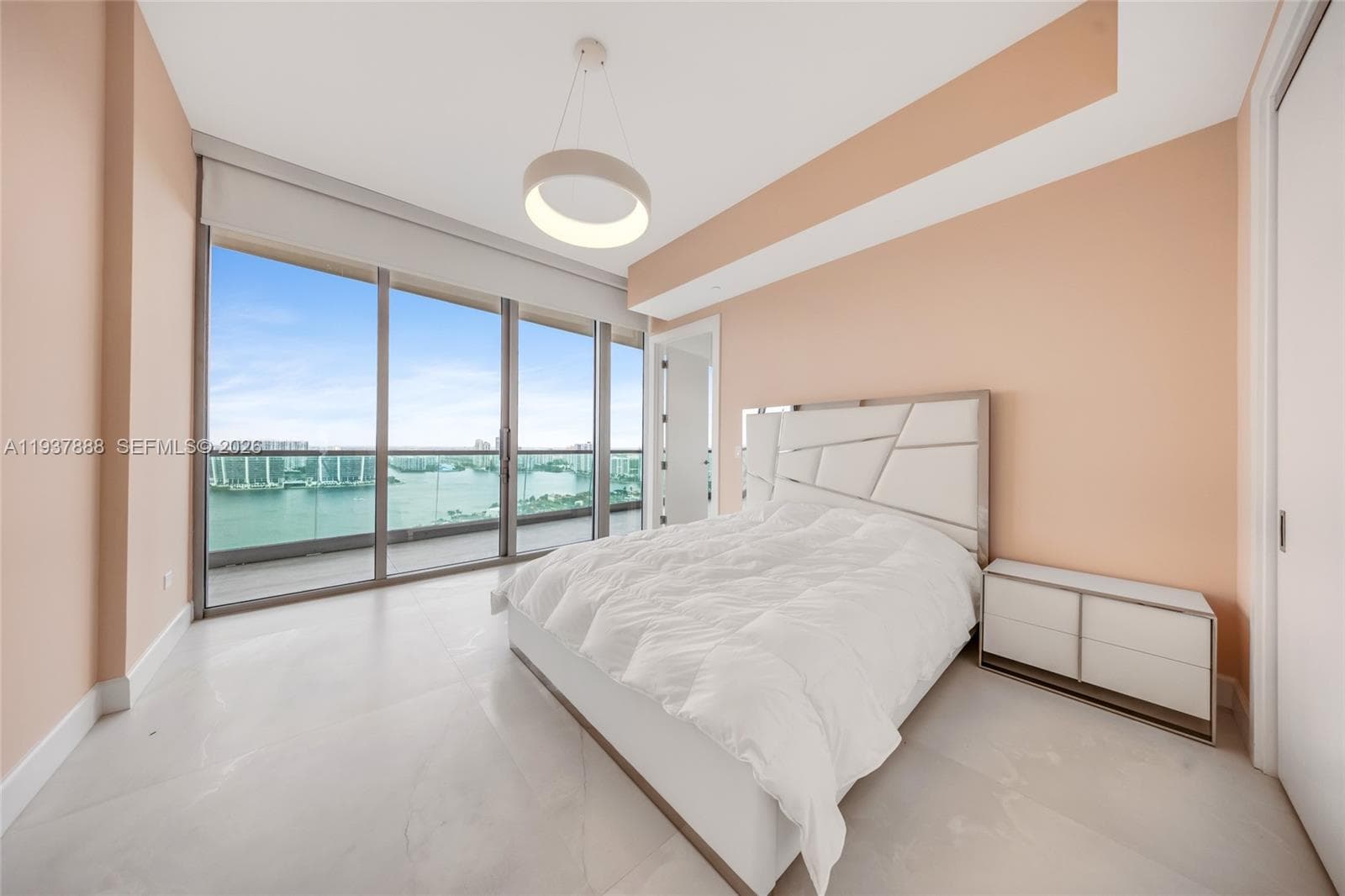 18501 Collins Ave 2502 photo 24