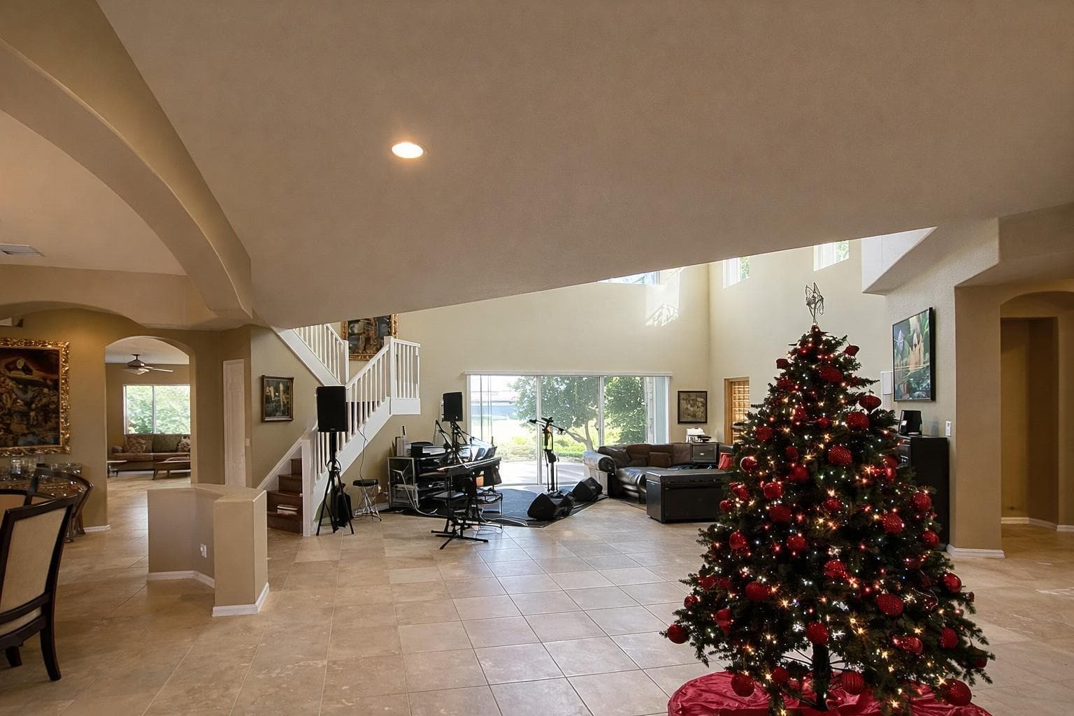 1381 Beacon Circle photo 2