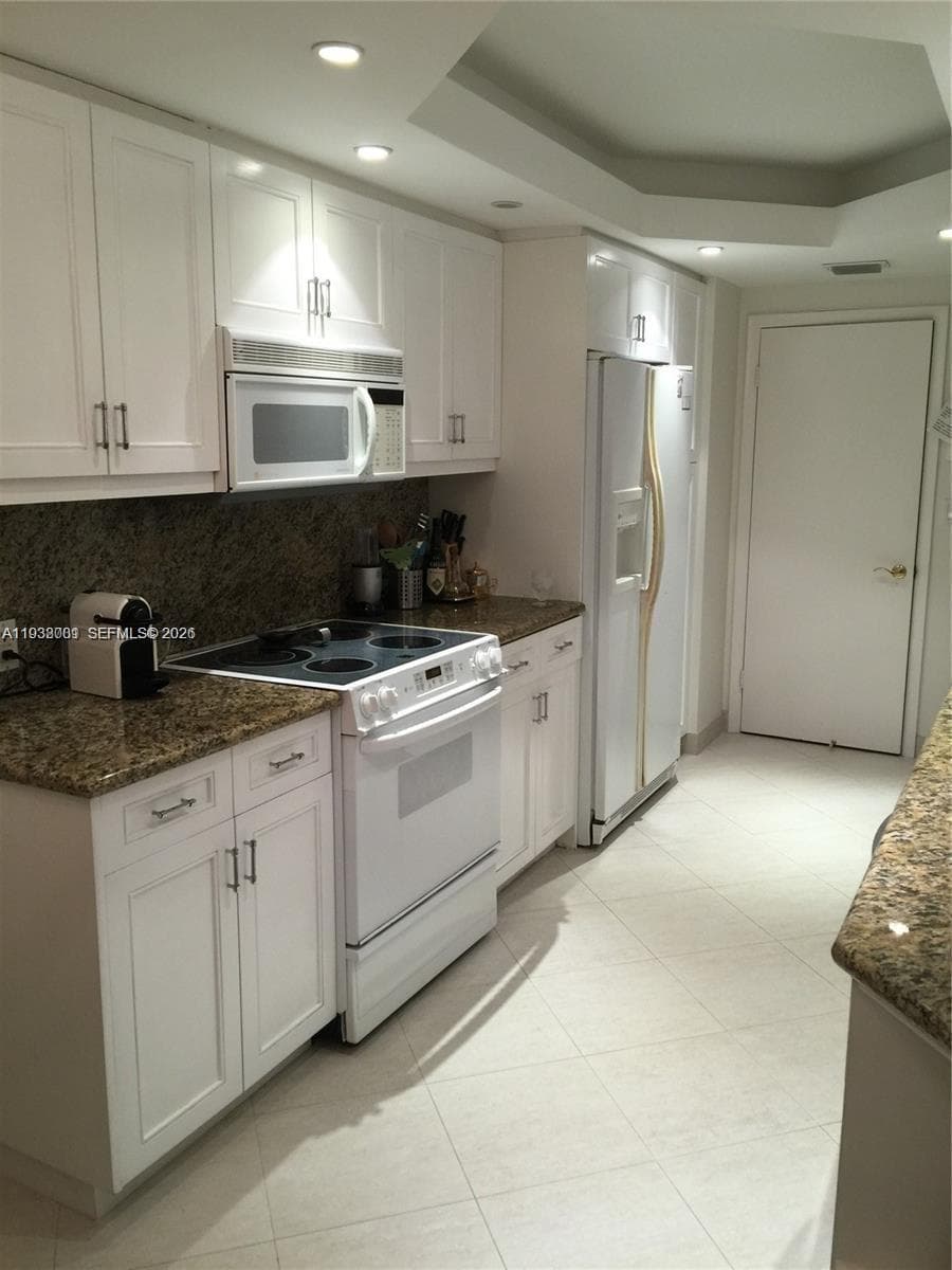 1121 Crandon Blvd F1107 photo 6