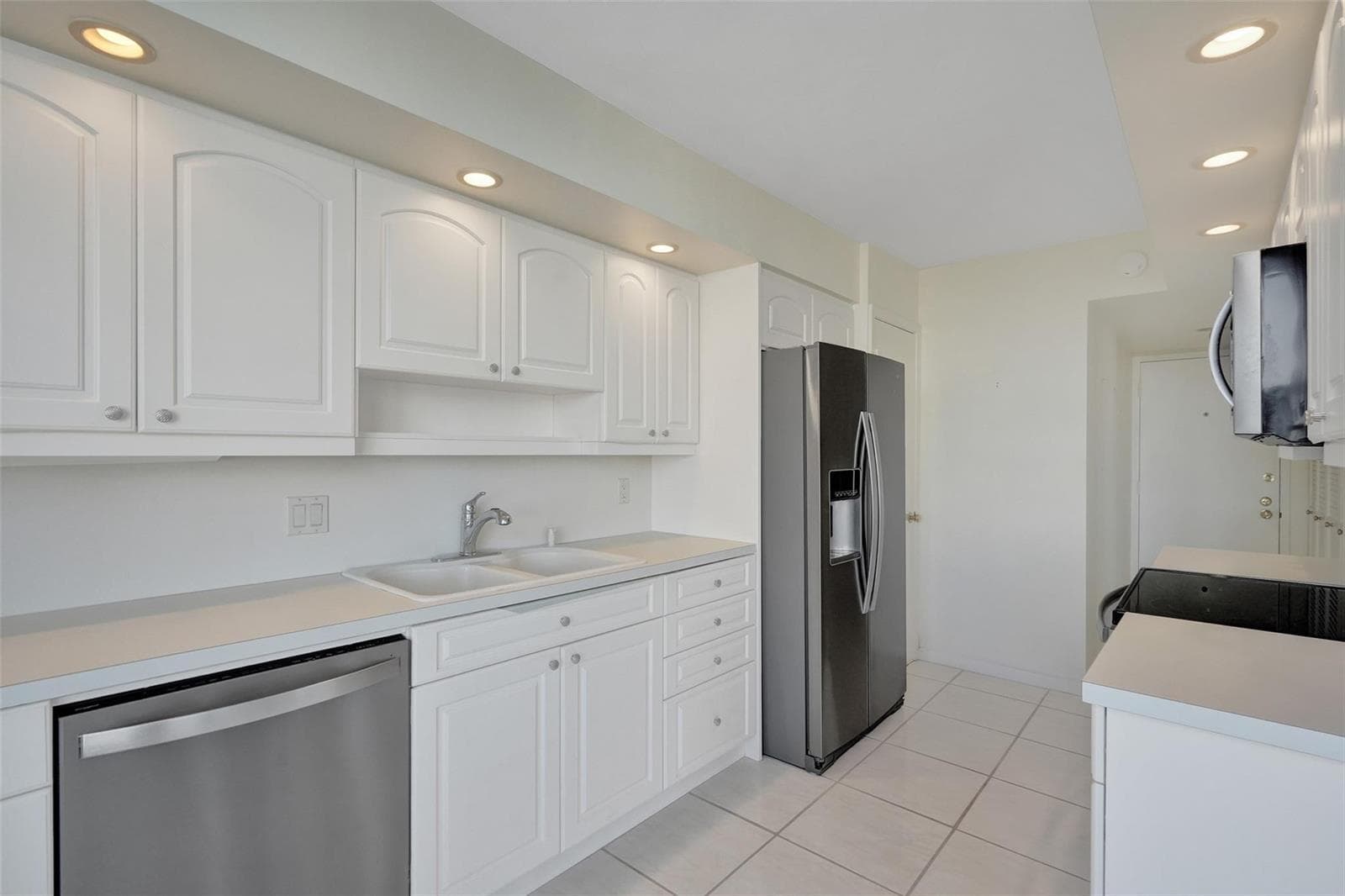 936 Intracoastal Drive 10e photo 22