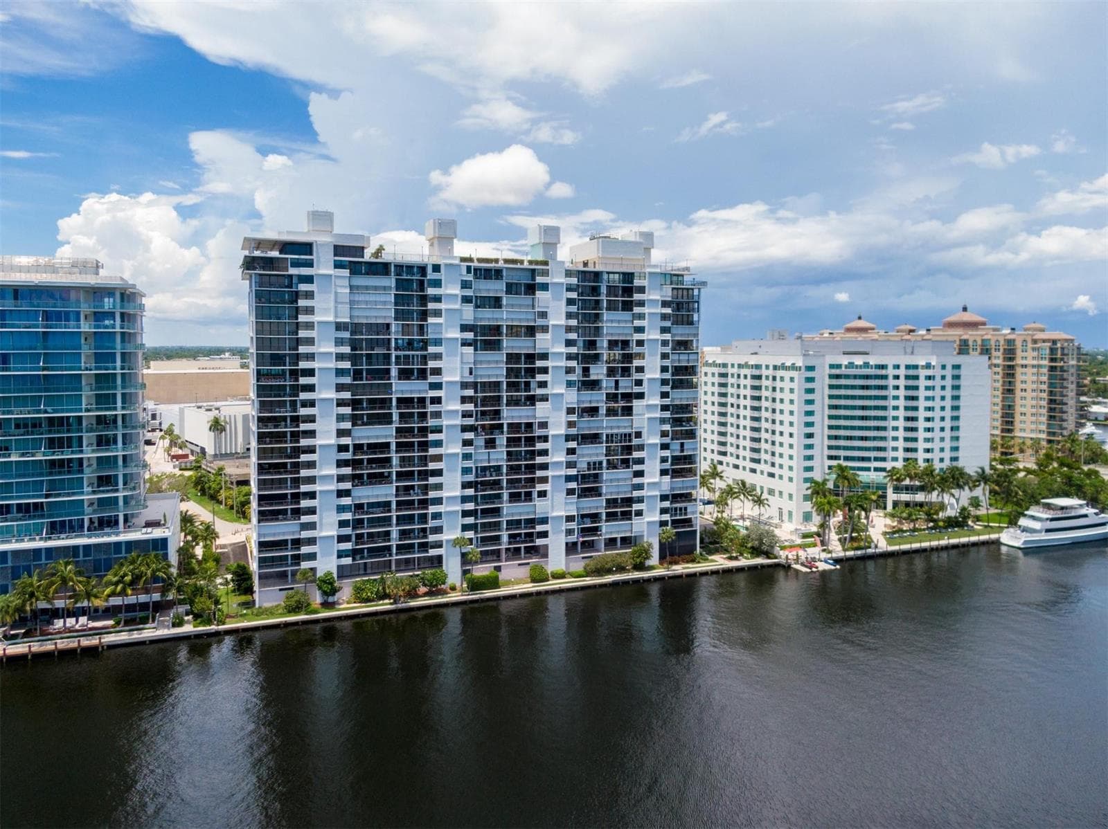 936 Intracoastal Drive 10e photo 3