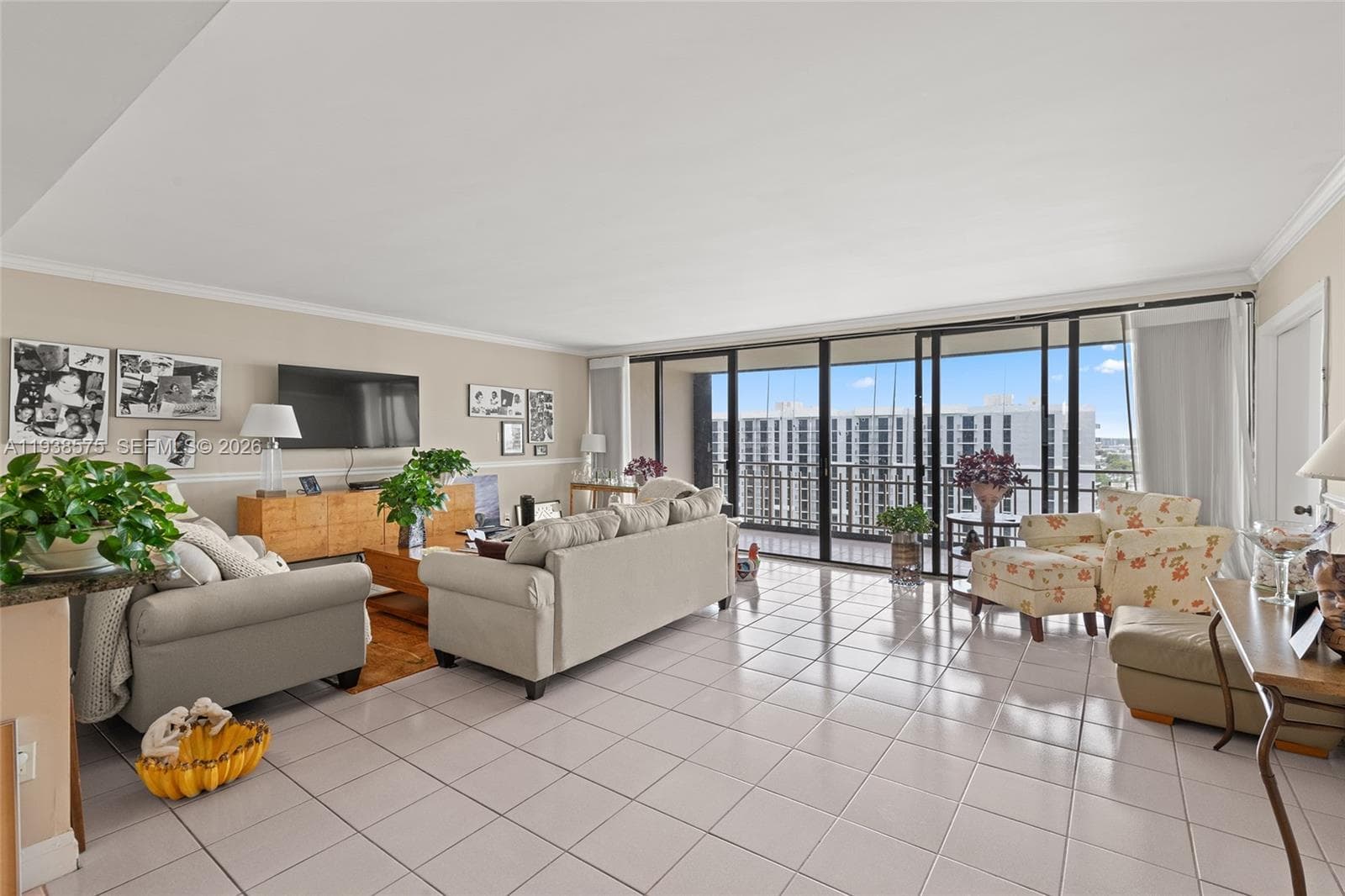 11113 Biscayne Blvd 1554 photo 2